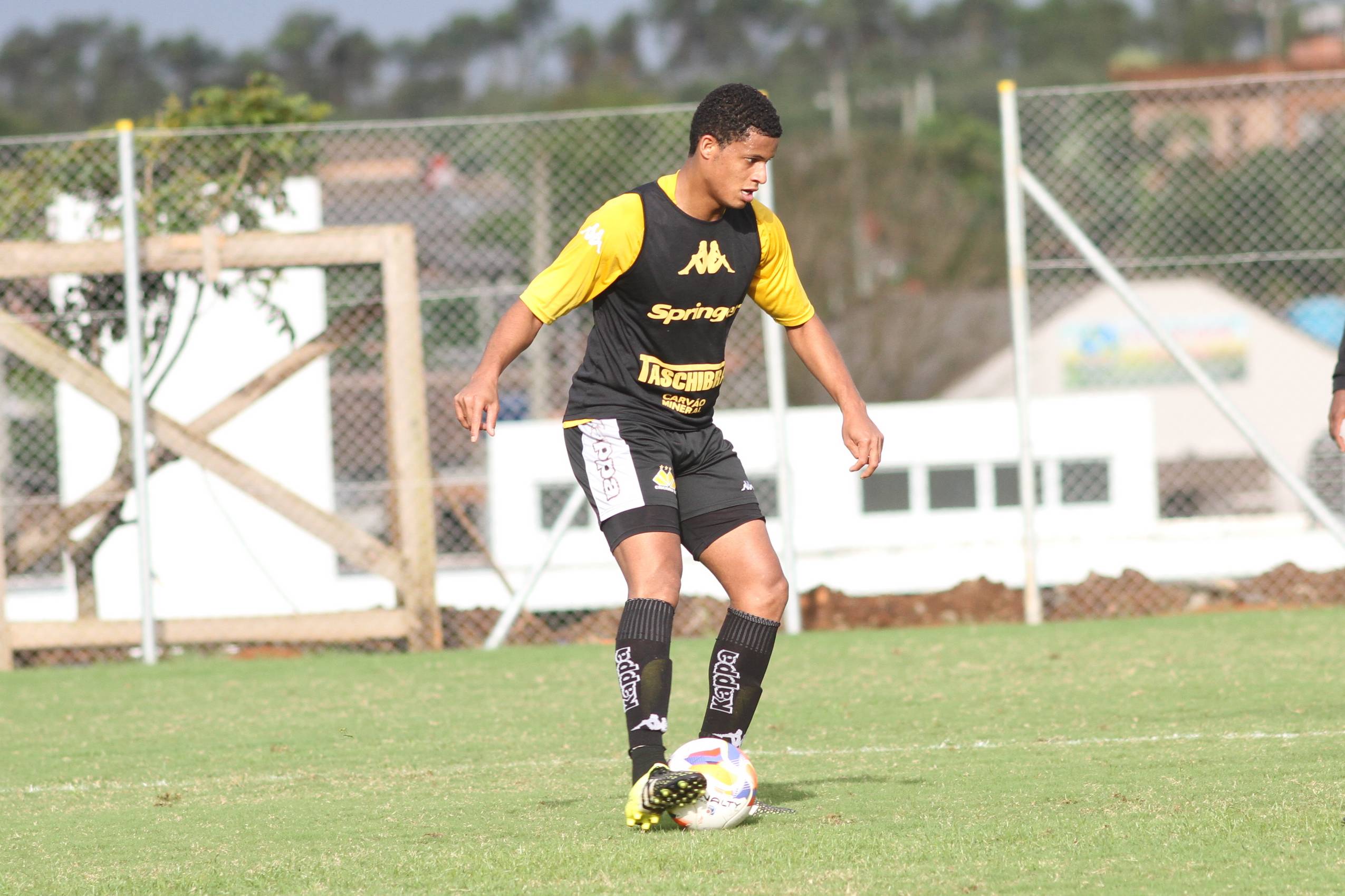 Criciúma treina forte em dois períodos