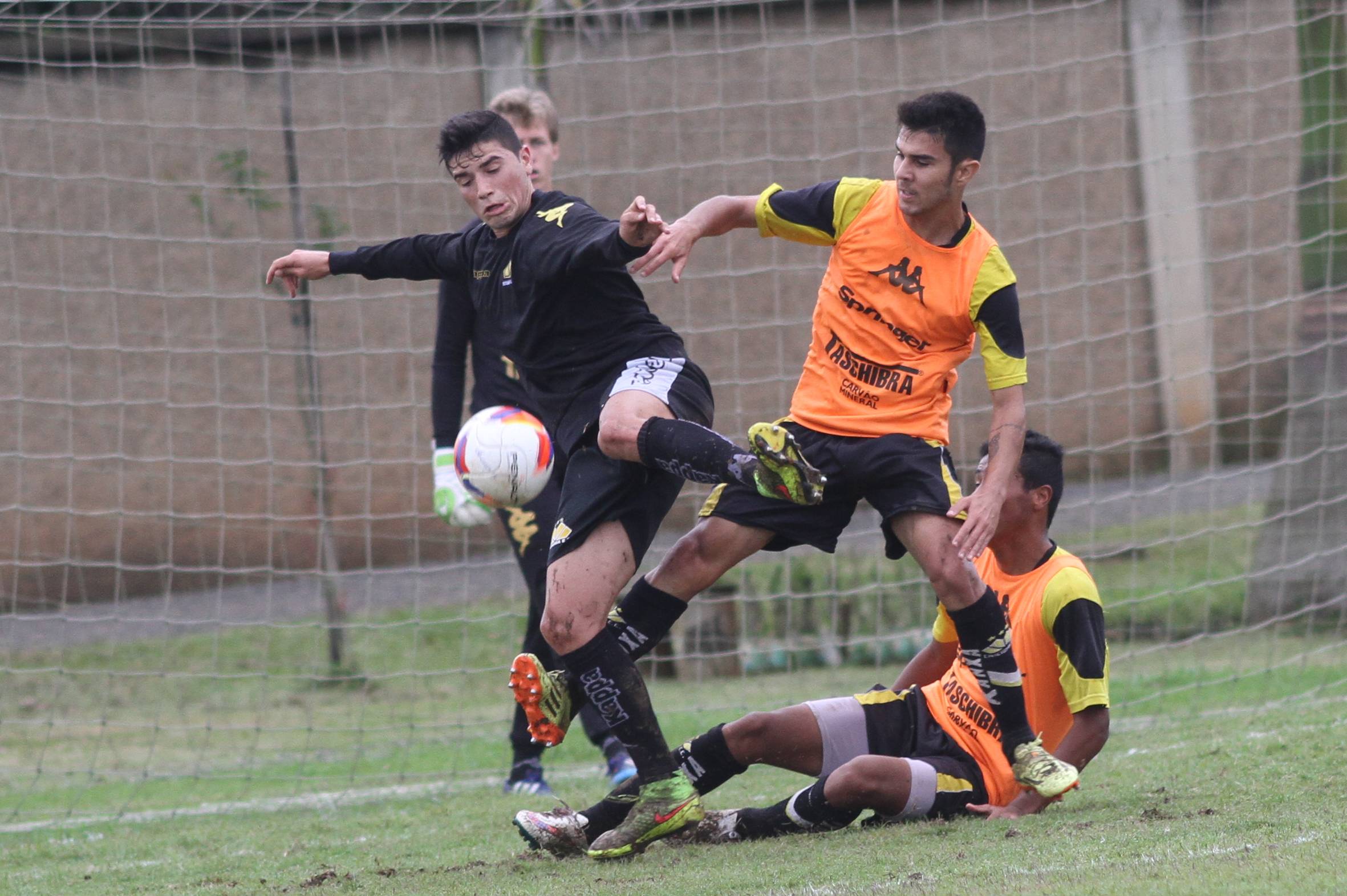 Sub-20 recebe o Inter em jogo treino 