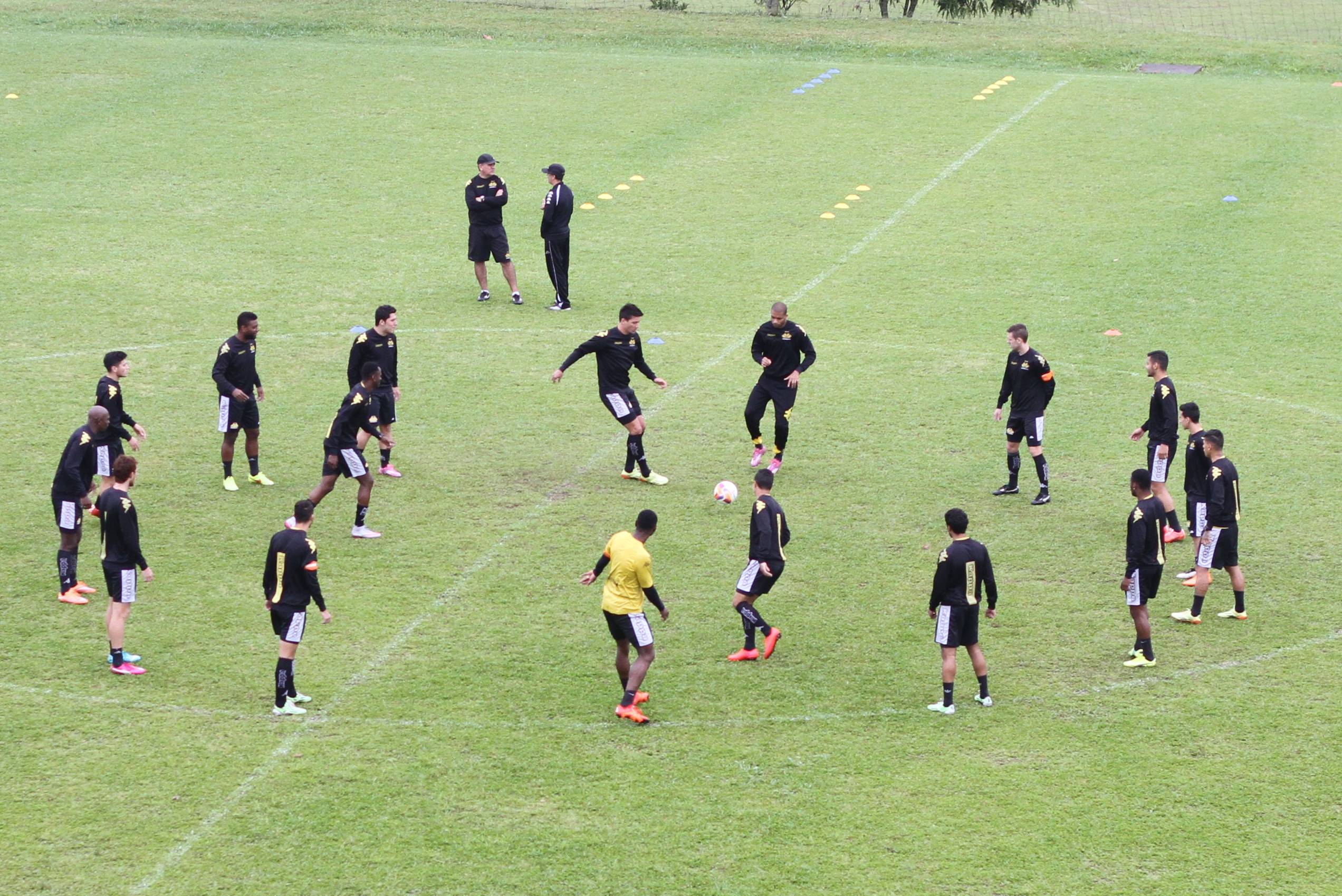 Treino físico na manhã do Tigre
