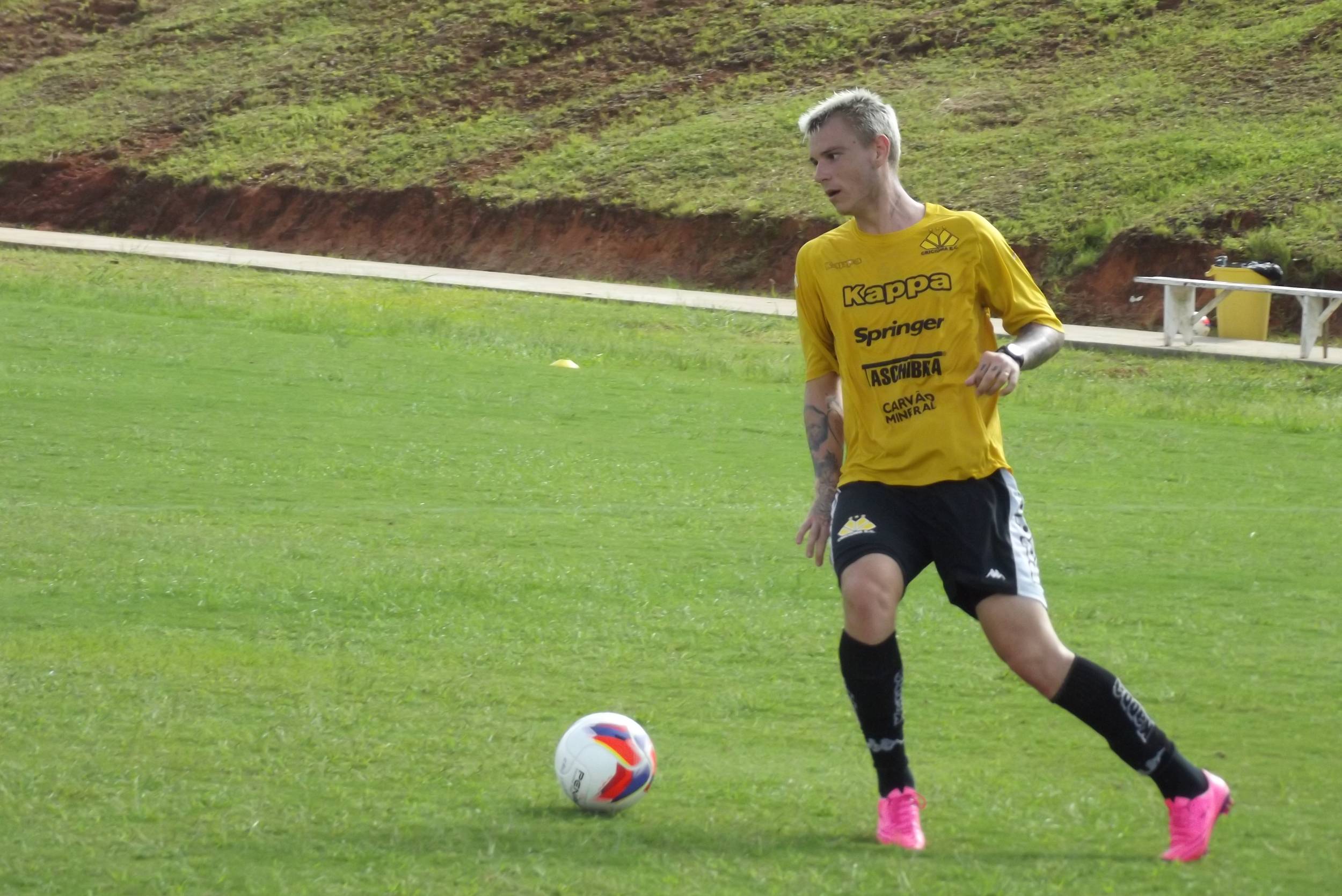 Tigre realiza treino técnico com bola