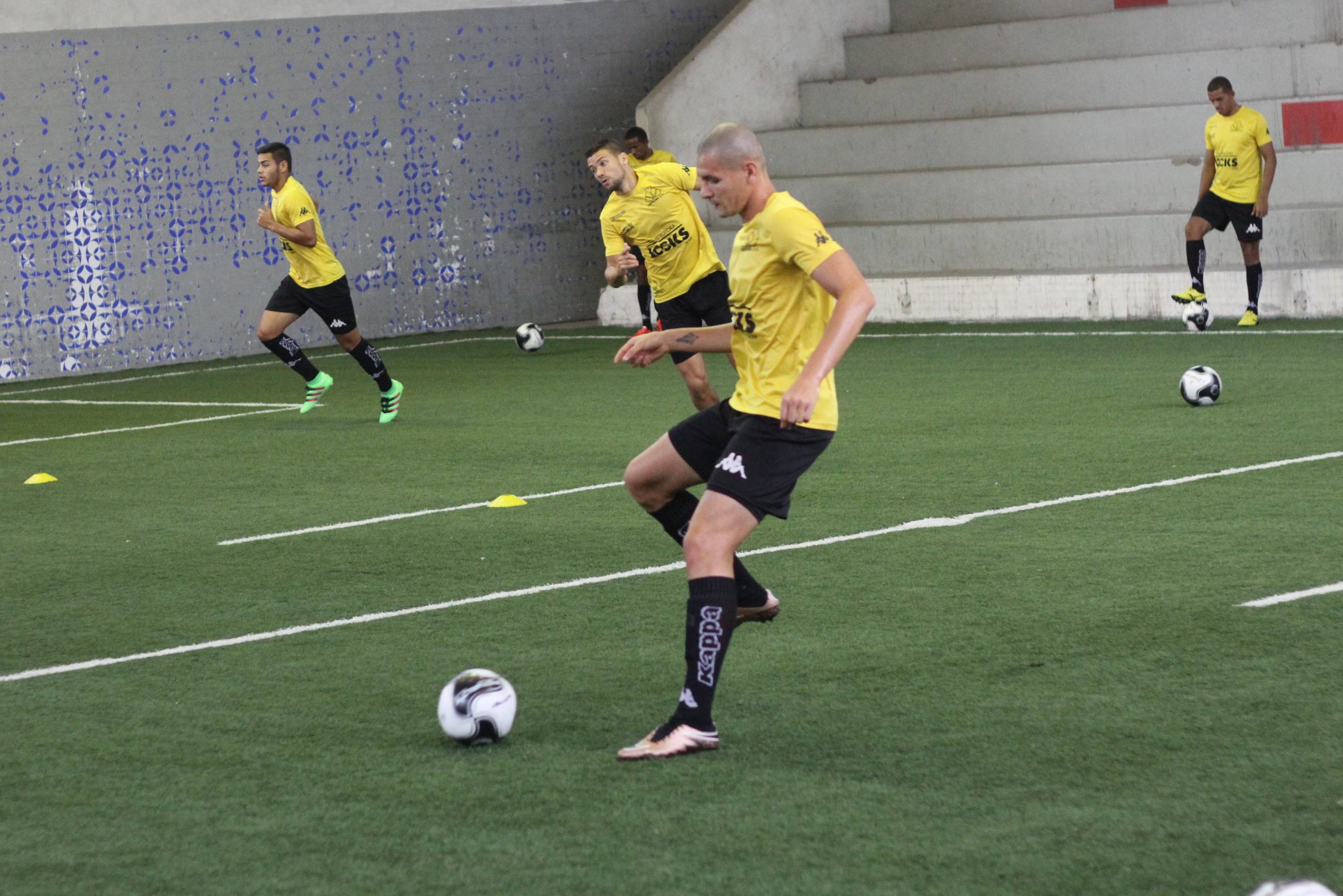 Criciúma encara desafio em Curitiba