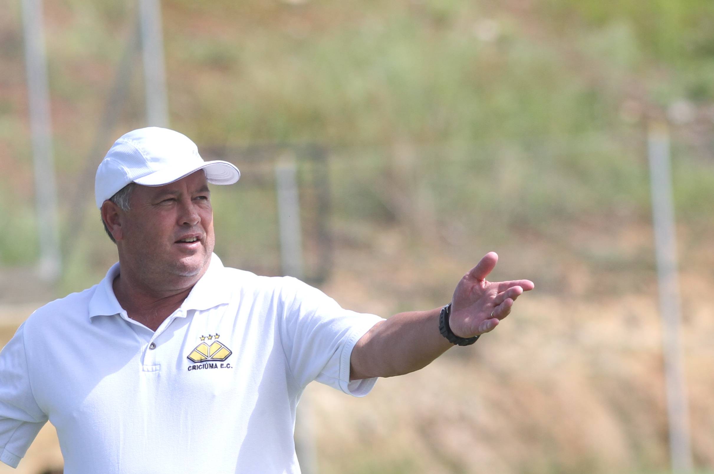 Treino antes do duelo de domingo