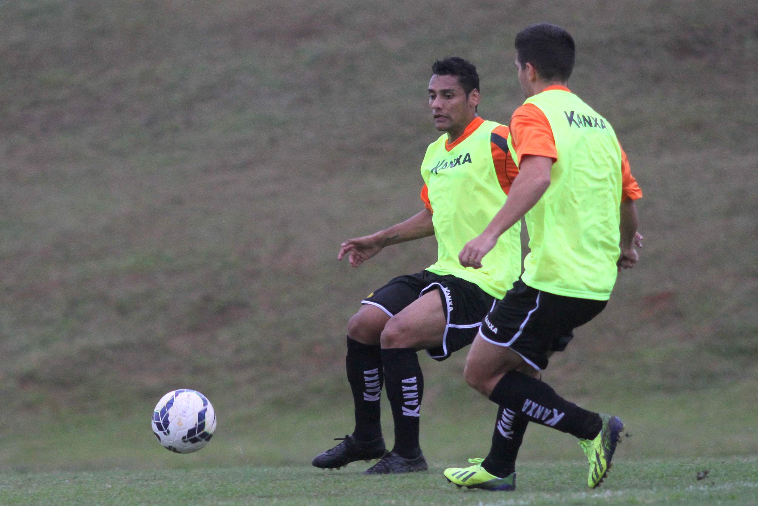 Criciúma realiza trabalho técnico tático no CT