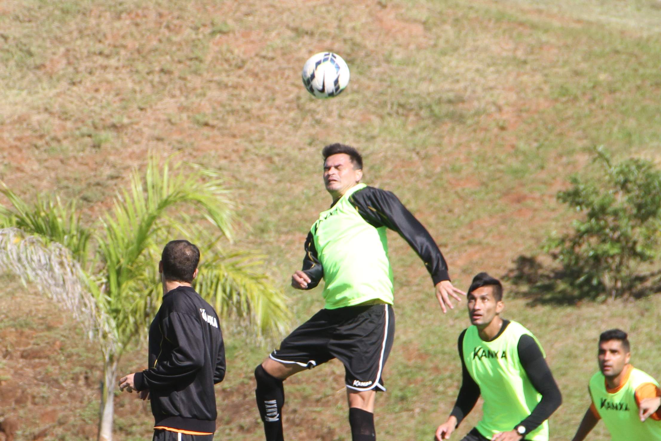 Criciúma treina antes de viagem a Goiás