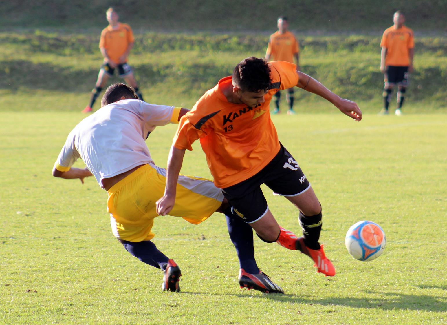 Uma vitória e um empate para a base