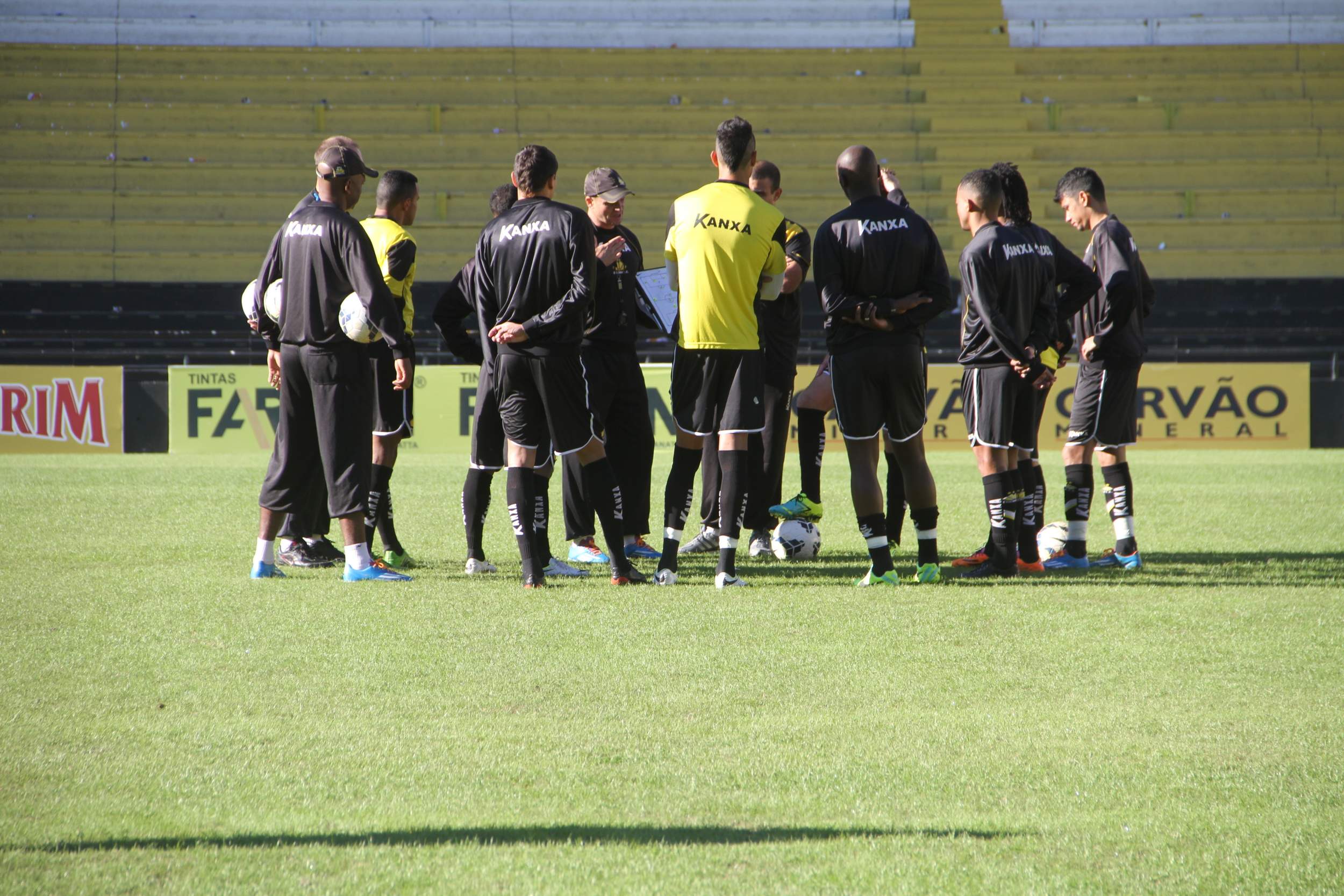 Tigre duela contra o Santos