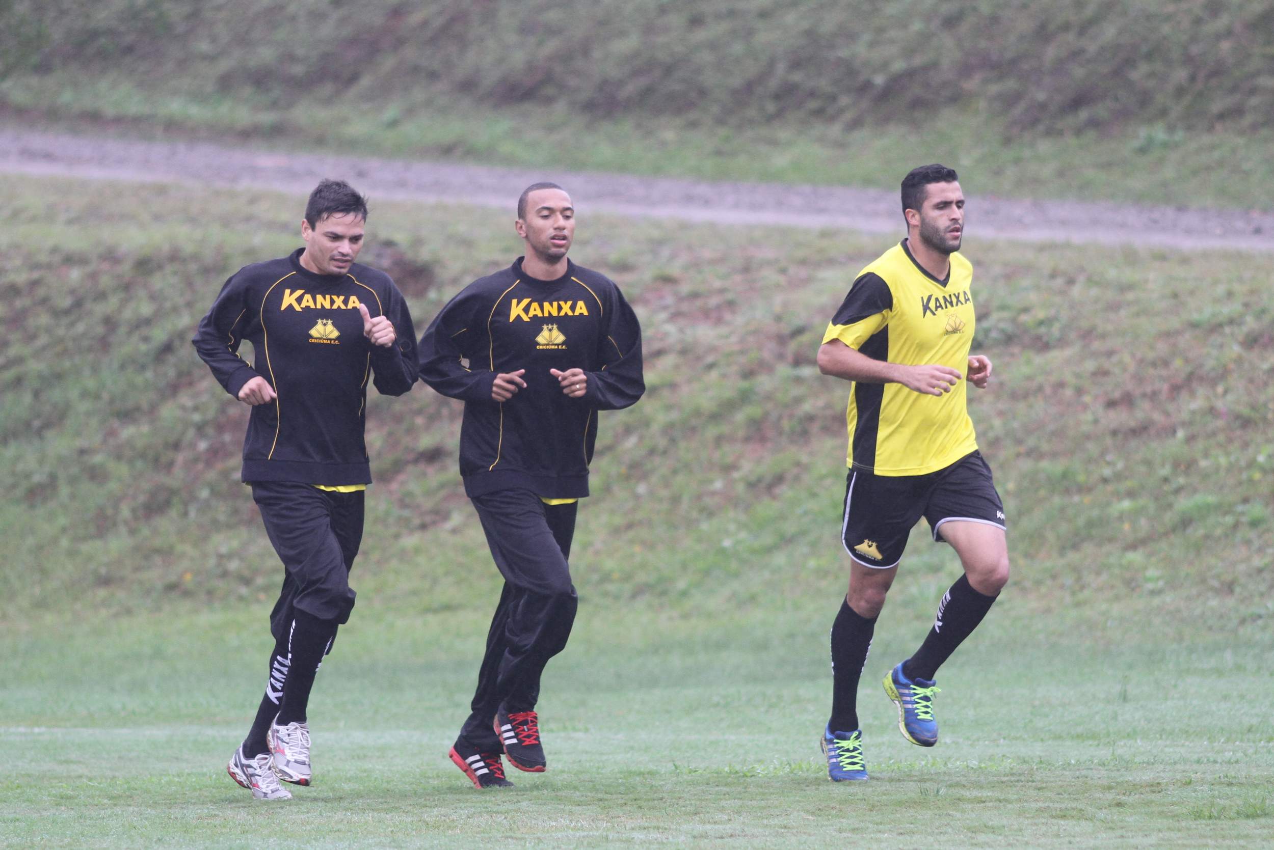 Criciúma treina físico em dois períodos