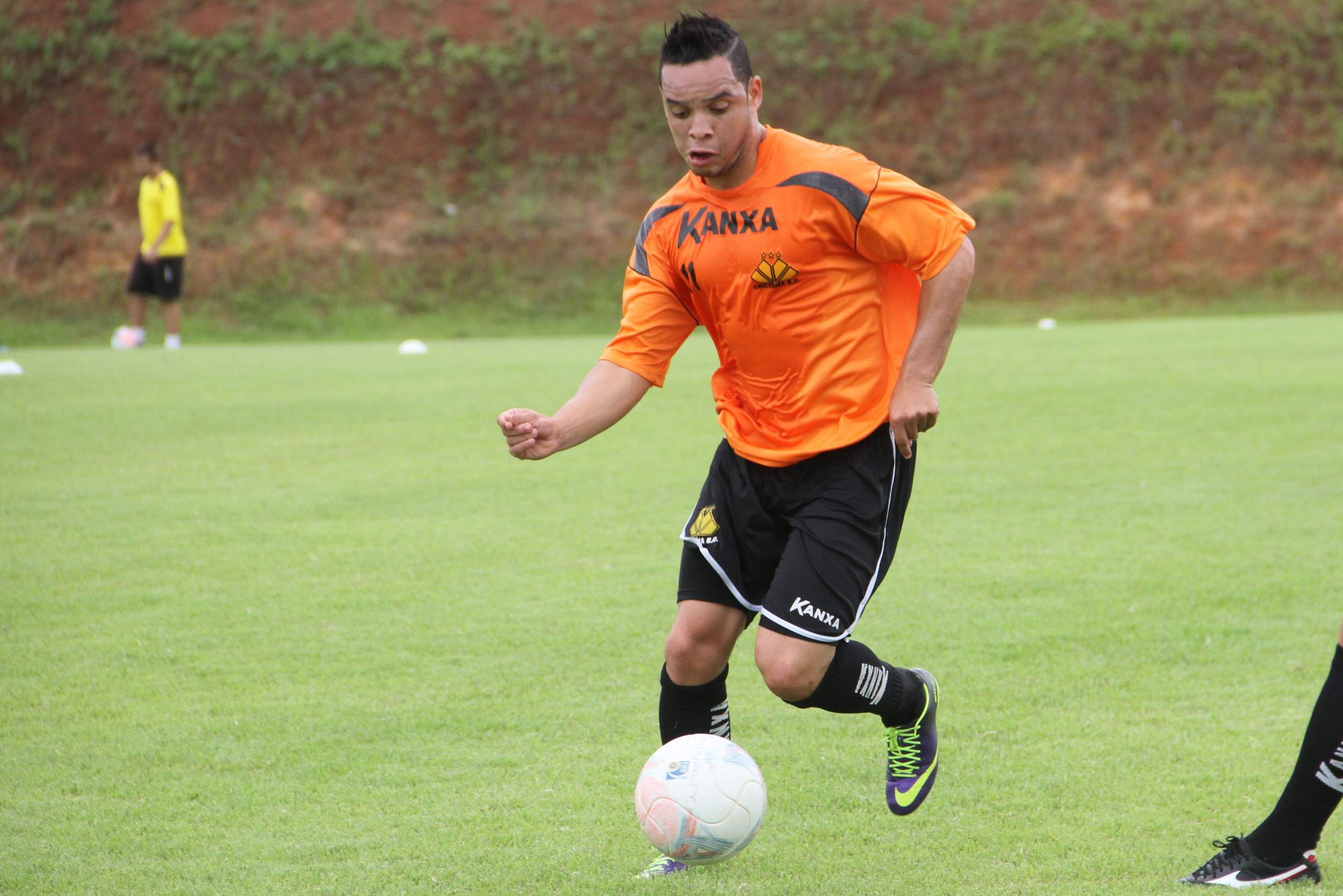 Atacante rescinde com o Criciúma