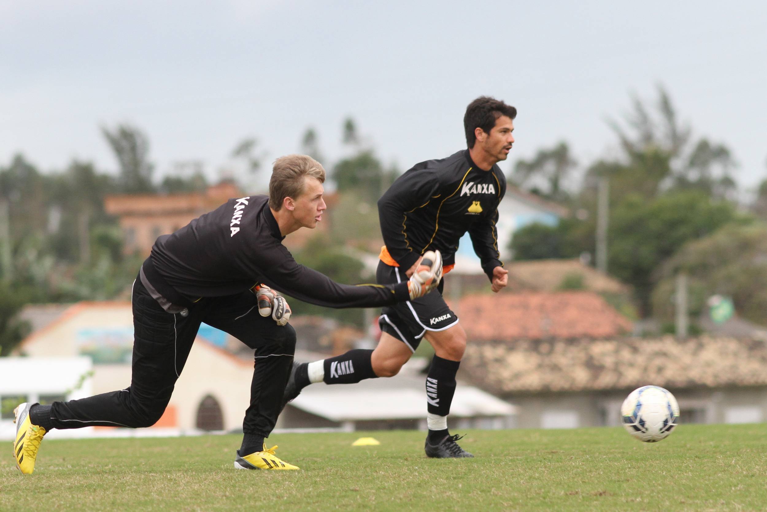 Criciúma treina antes de viagem a Curitiba
