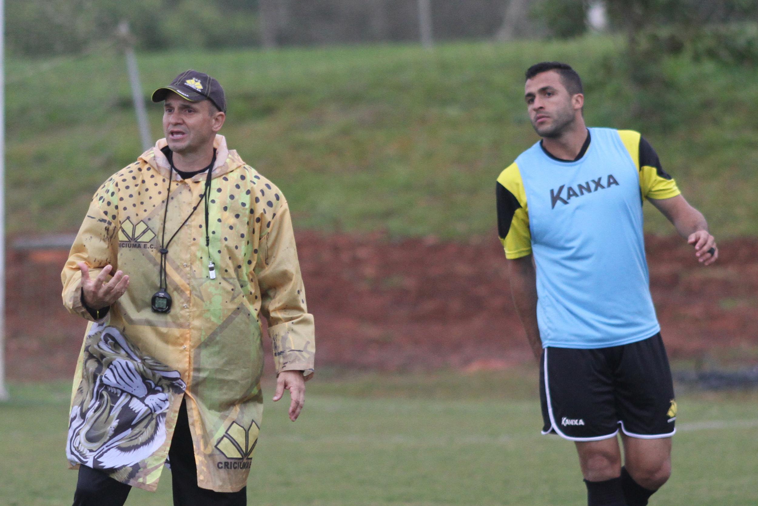 Tigre realiza treino técnico tático