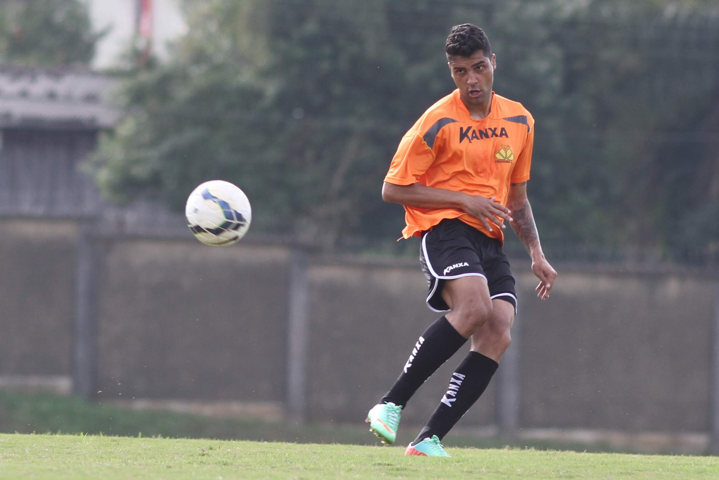 Giovanni aposta na força do grupo