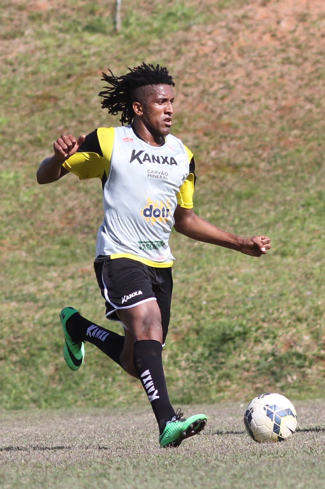 Criciúma enfrenta o São Paulo