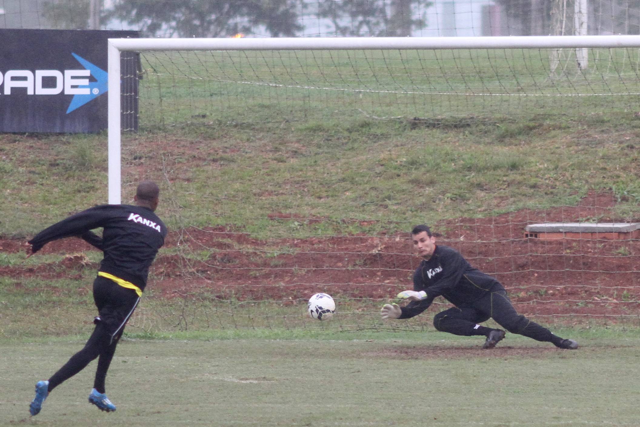 Tigre treina forte jogadas ofensivas