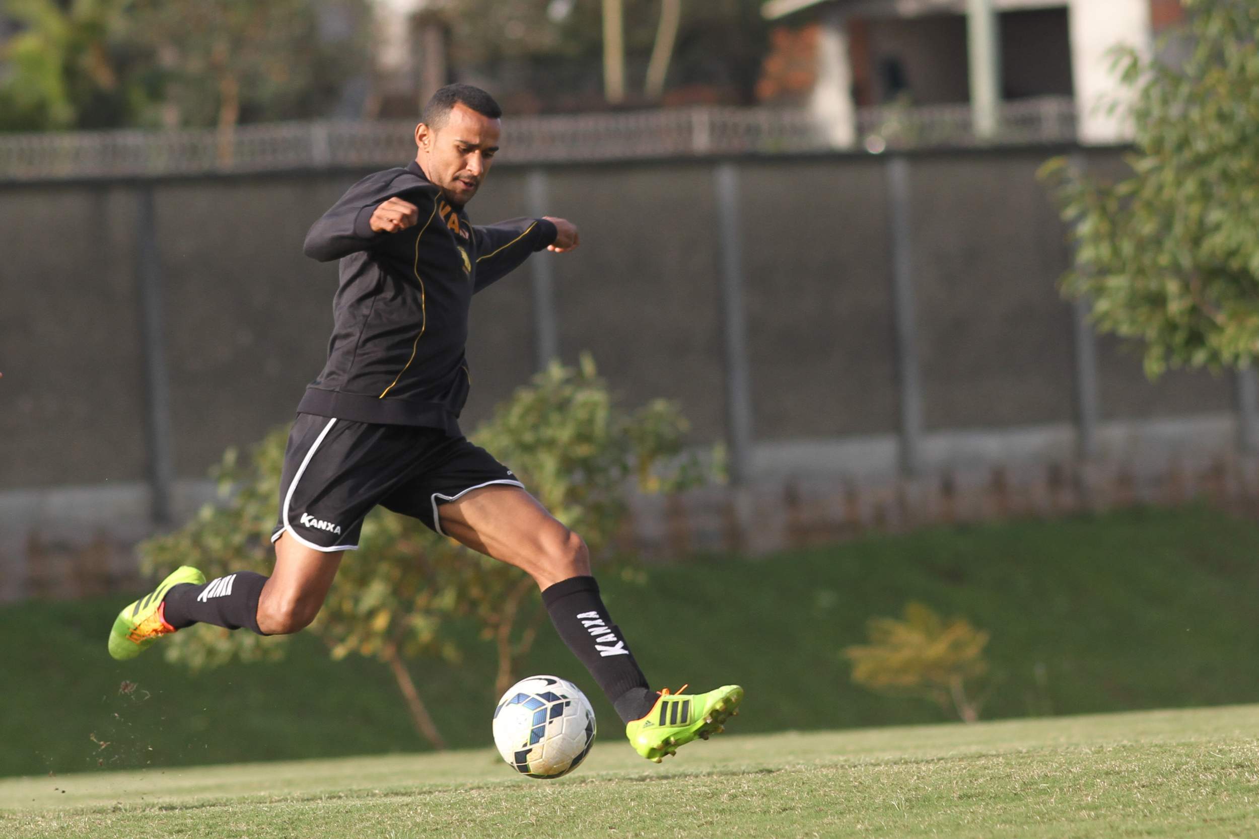 Criciúma enfrenta o Grêmio