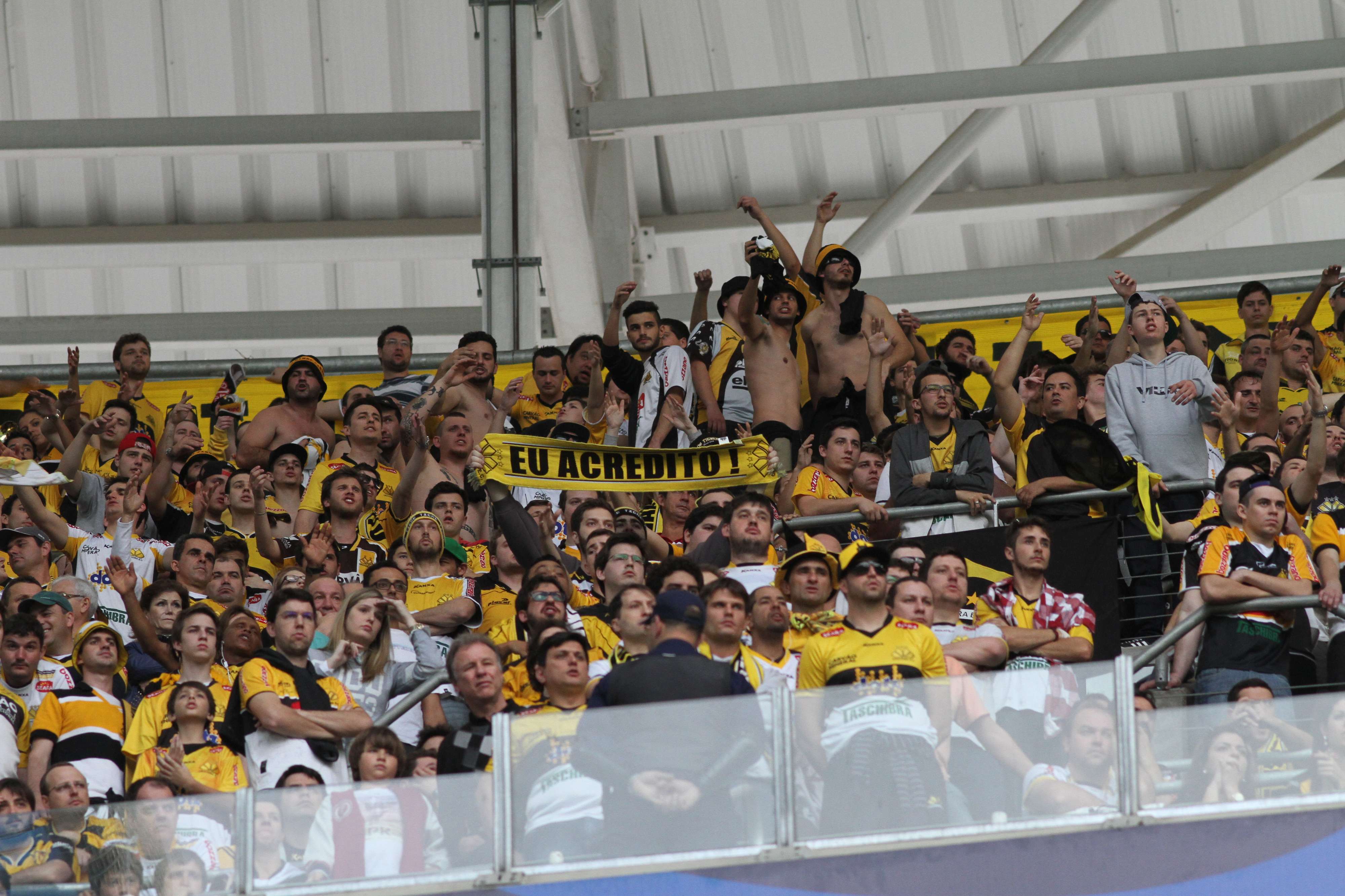 Apoio da torcida carvoeira na Arena
