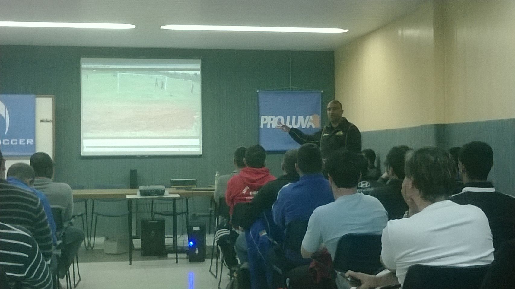 Analista de desempenho participa de palestra