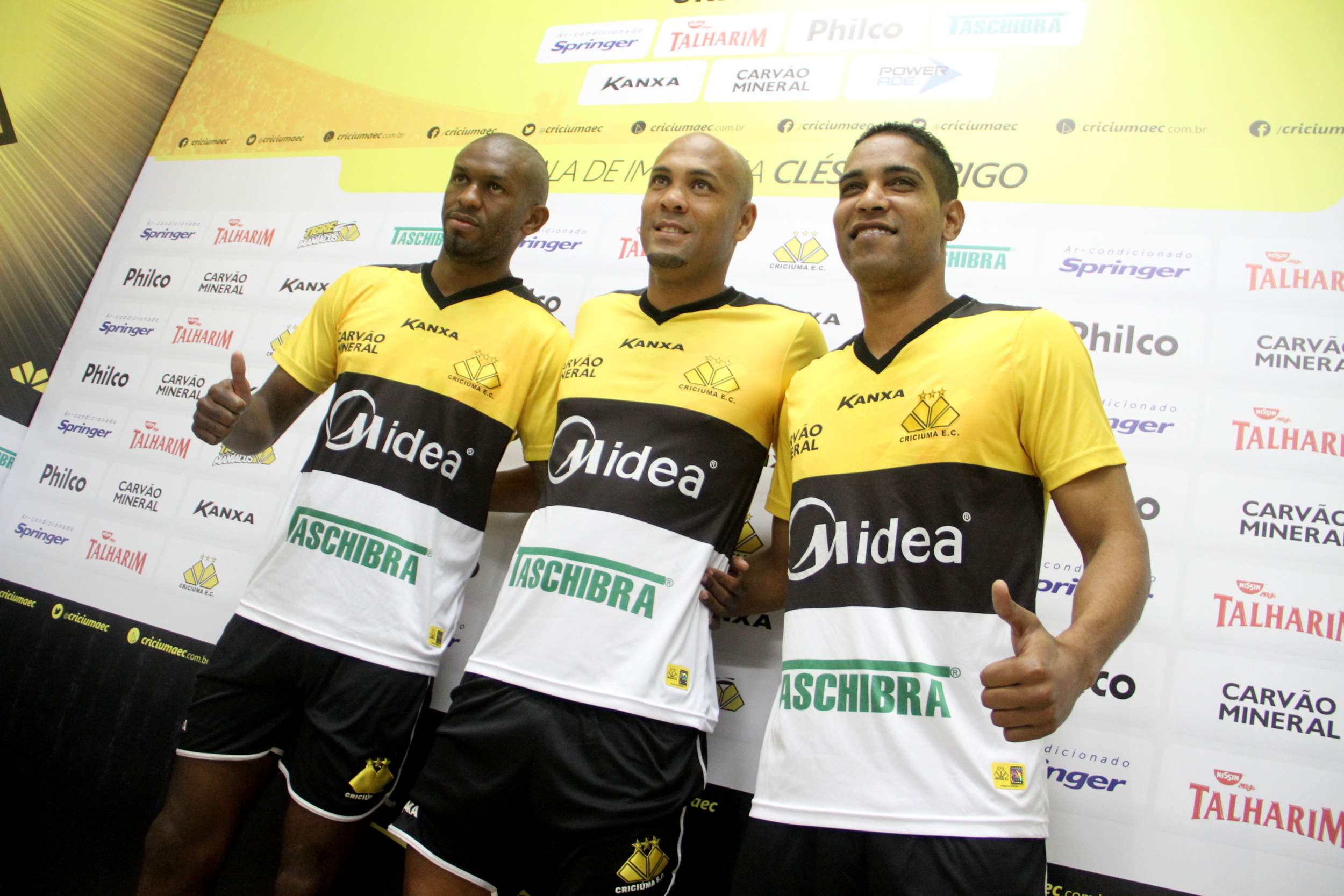 Criciúma apresenta três reforços