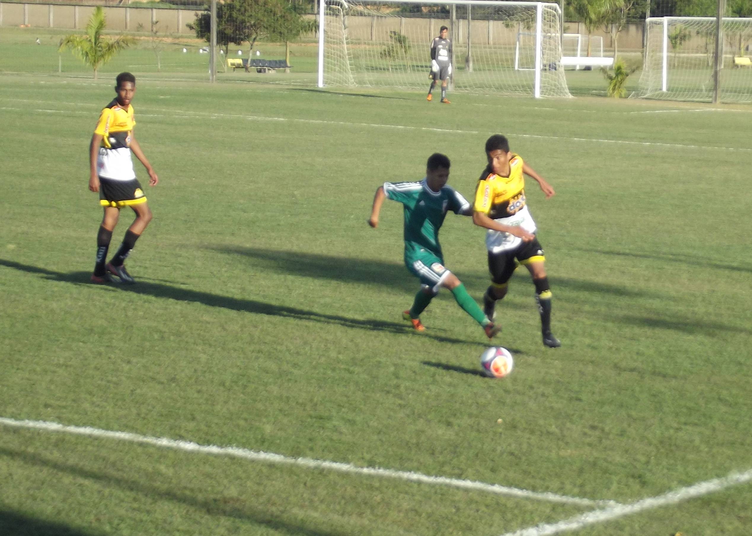 Base do Criciúma vence o União São João (SP)