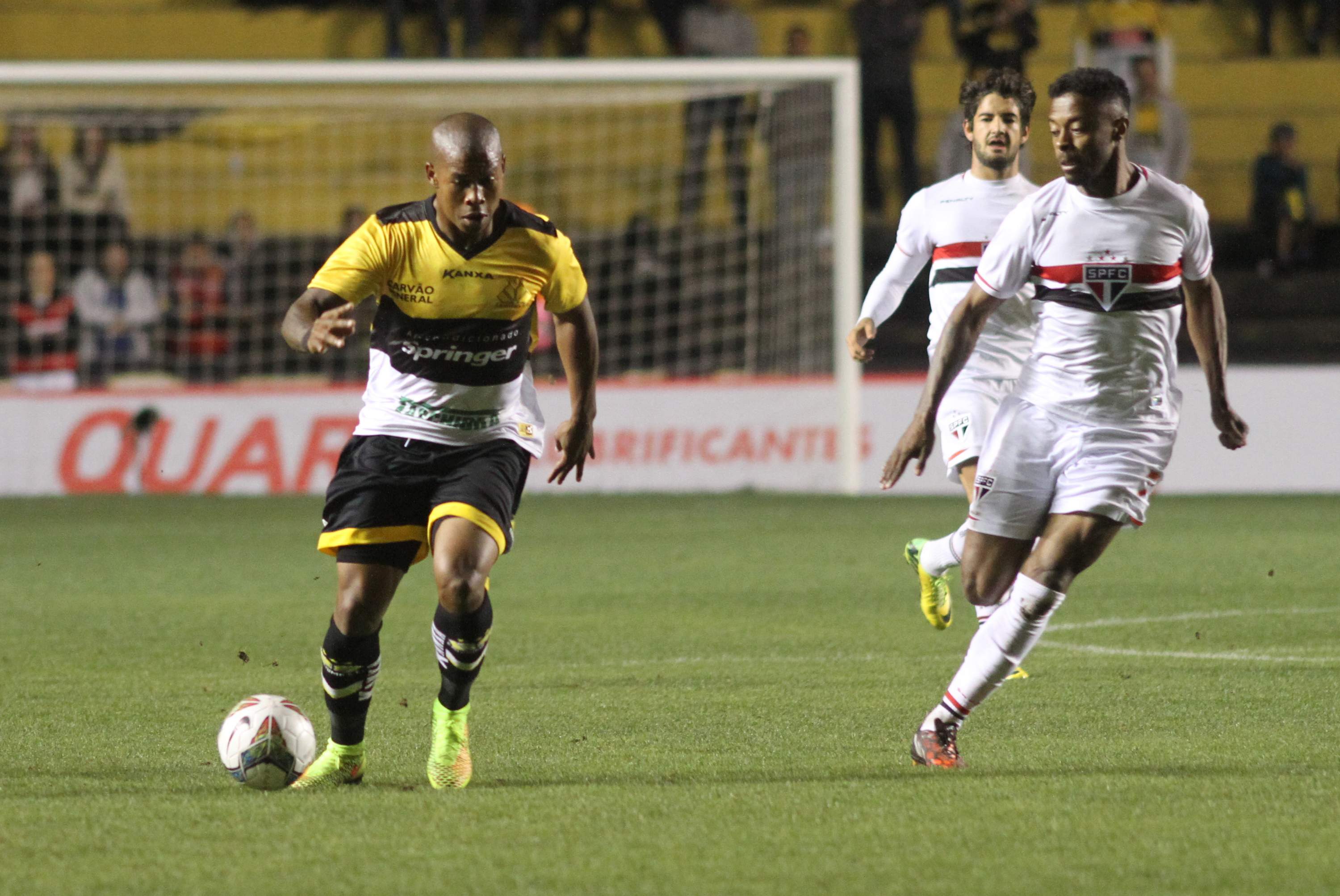 Criciúma bate o São Paulo