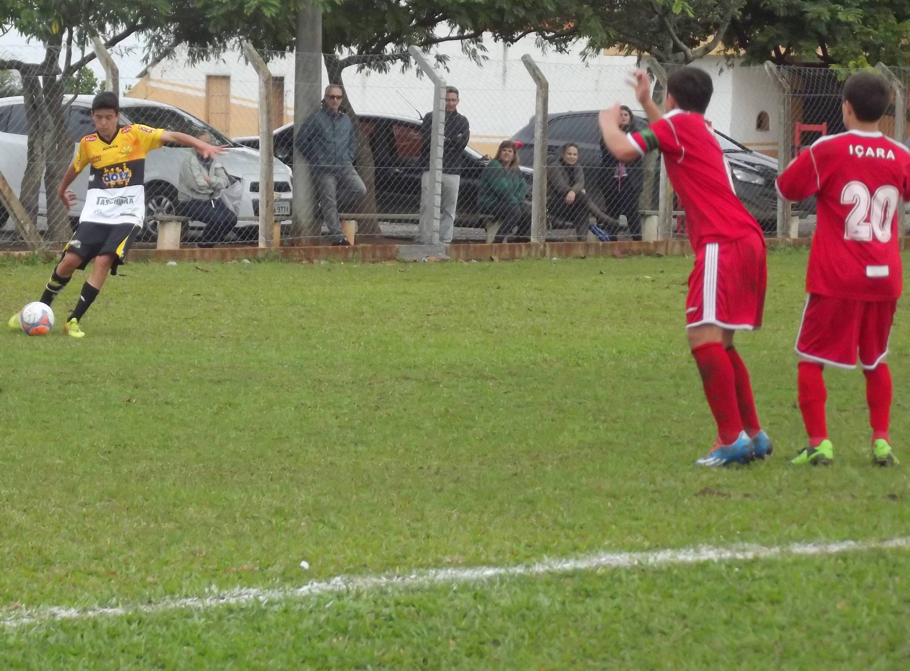 Infantil do Criciúma vence a FME Içara  
