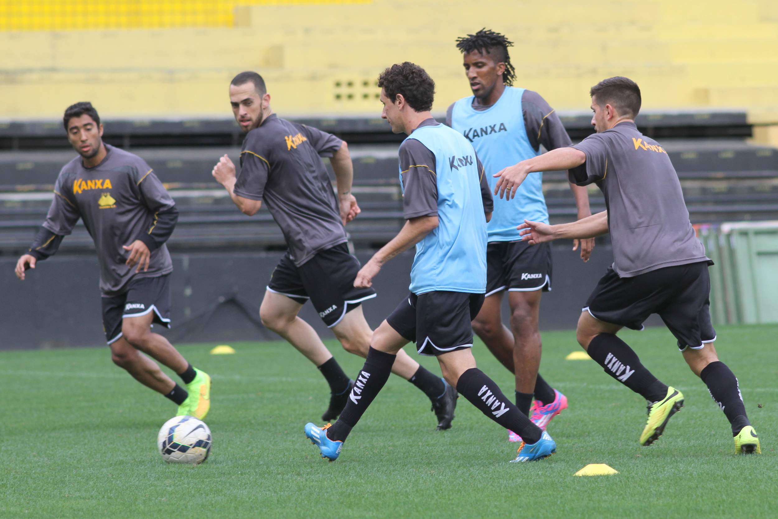 Criciúma recebe o Botafogo