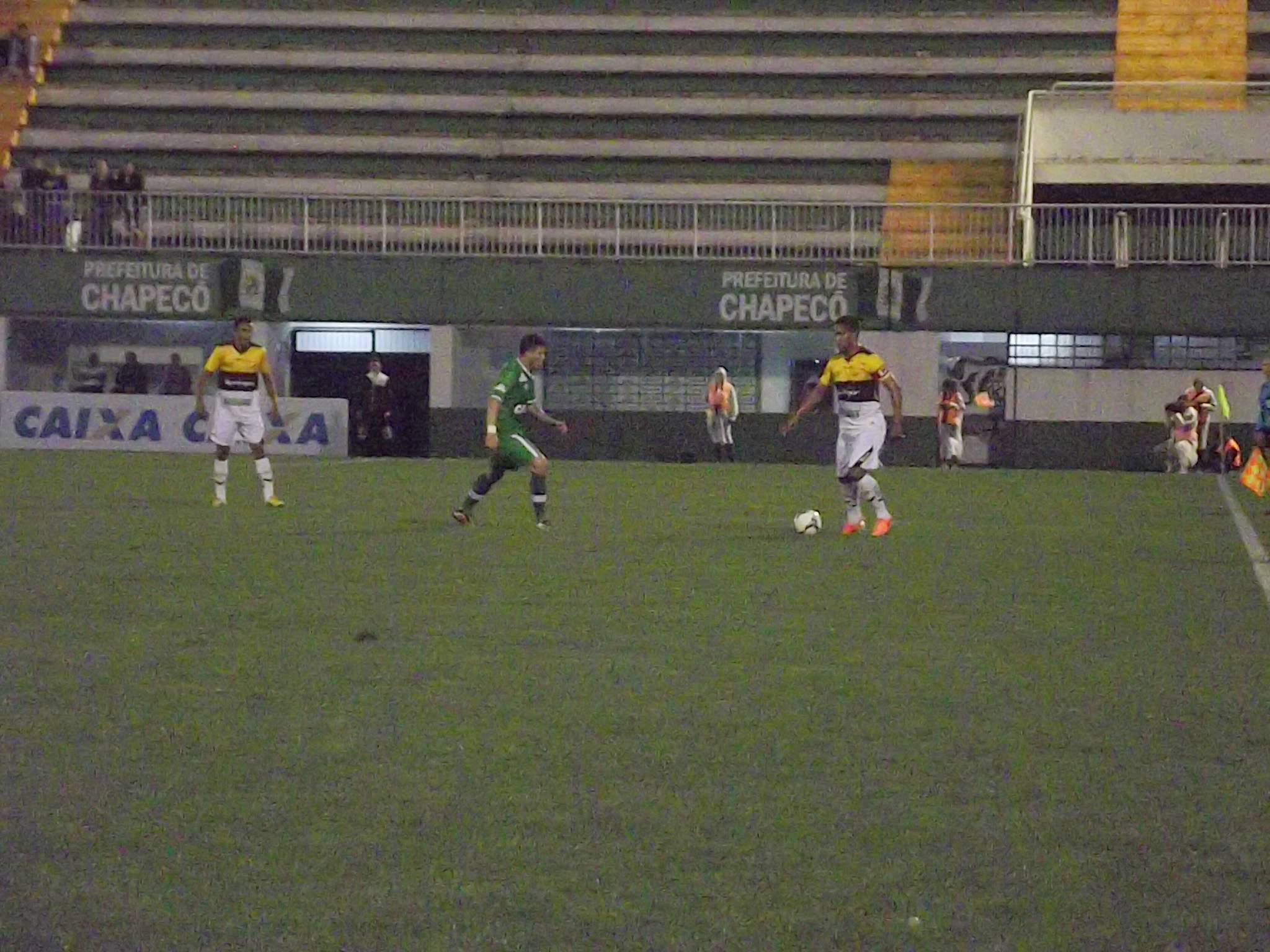 Criciúma empata com a Chapecoense