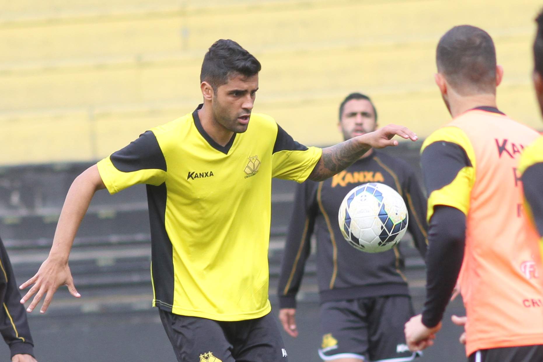 Criciúma recebe o Atlético-MG