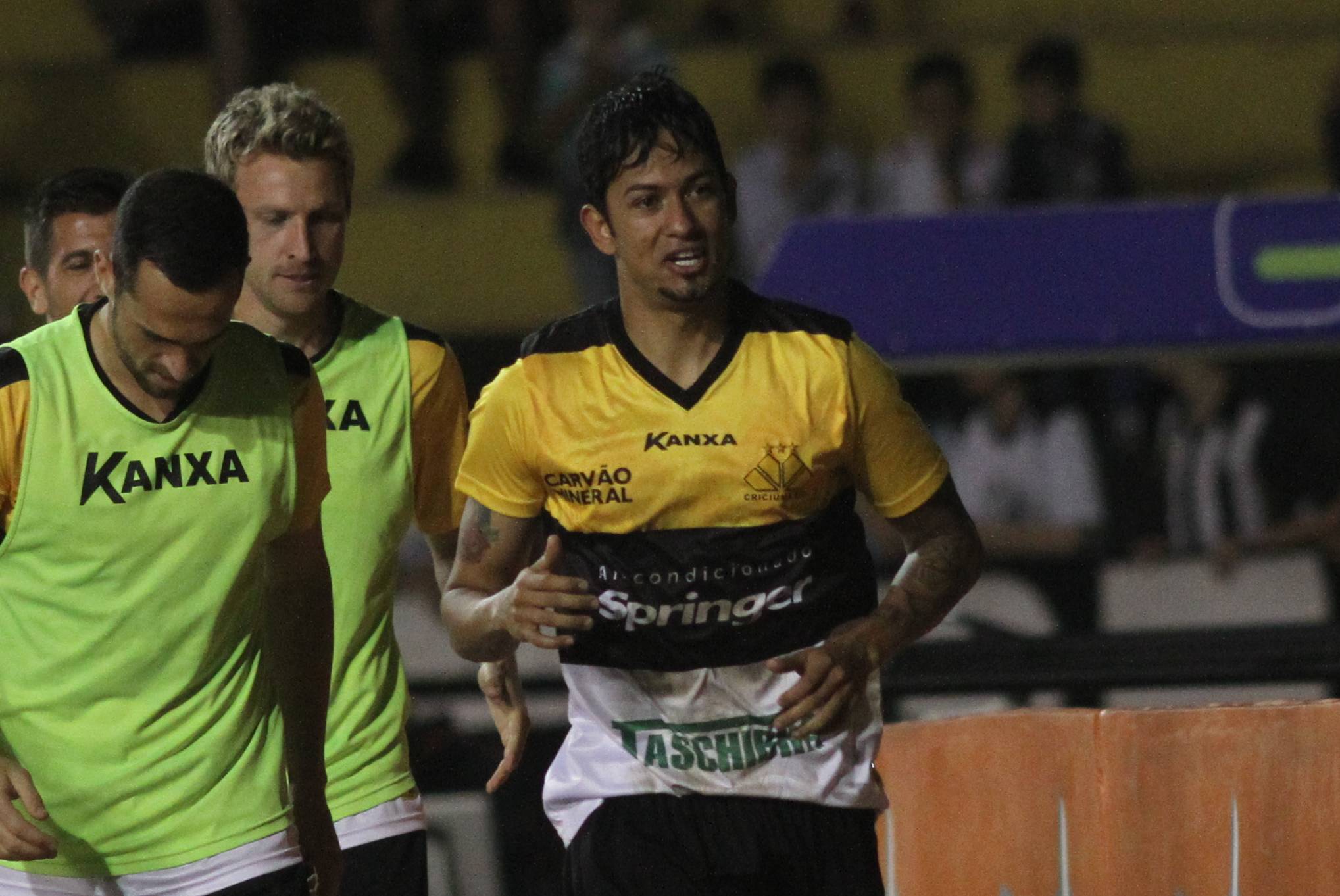 Tigre joga bem e goleia o Santos