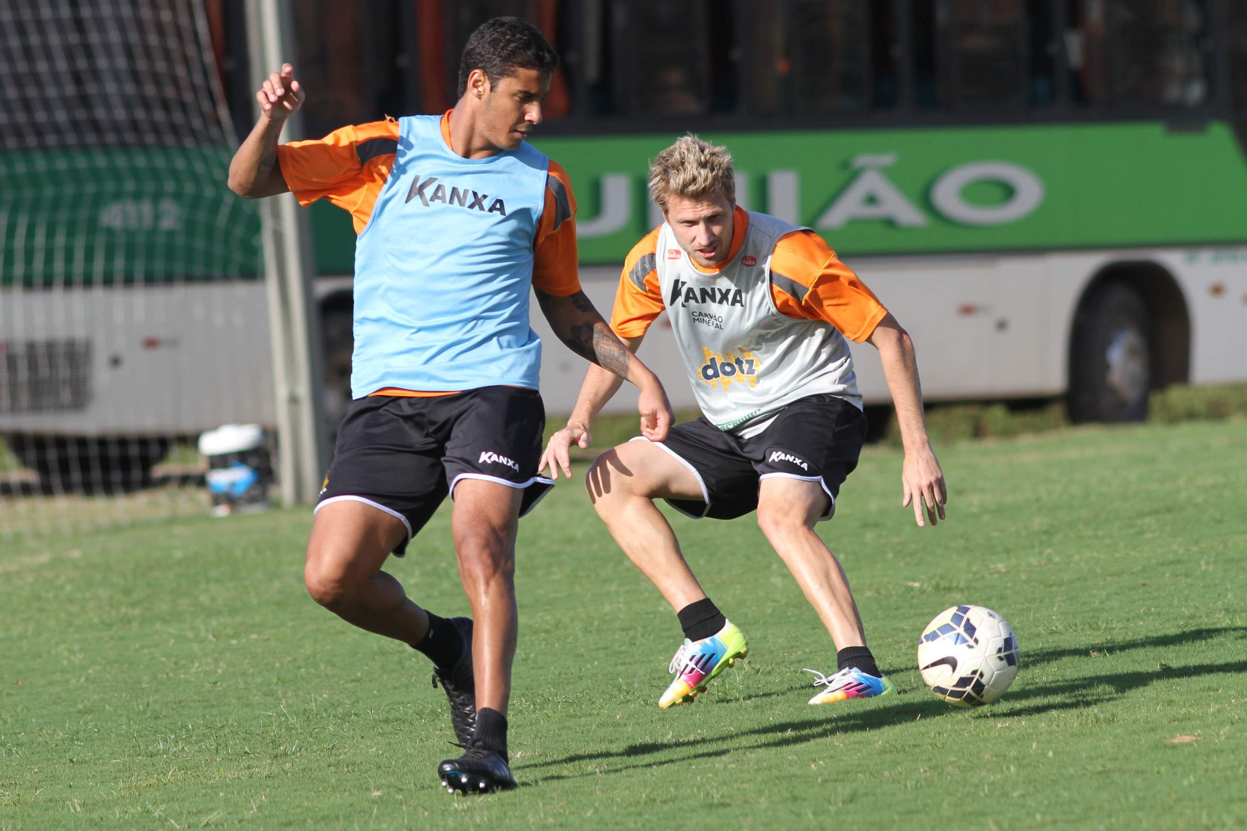 Criciúma treina parte técnica no CT