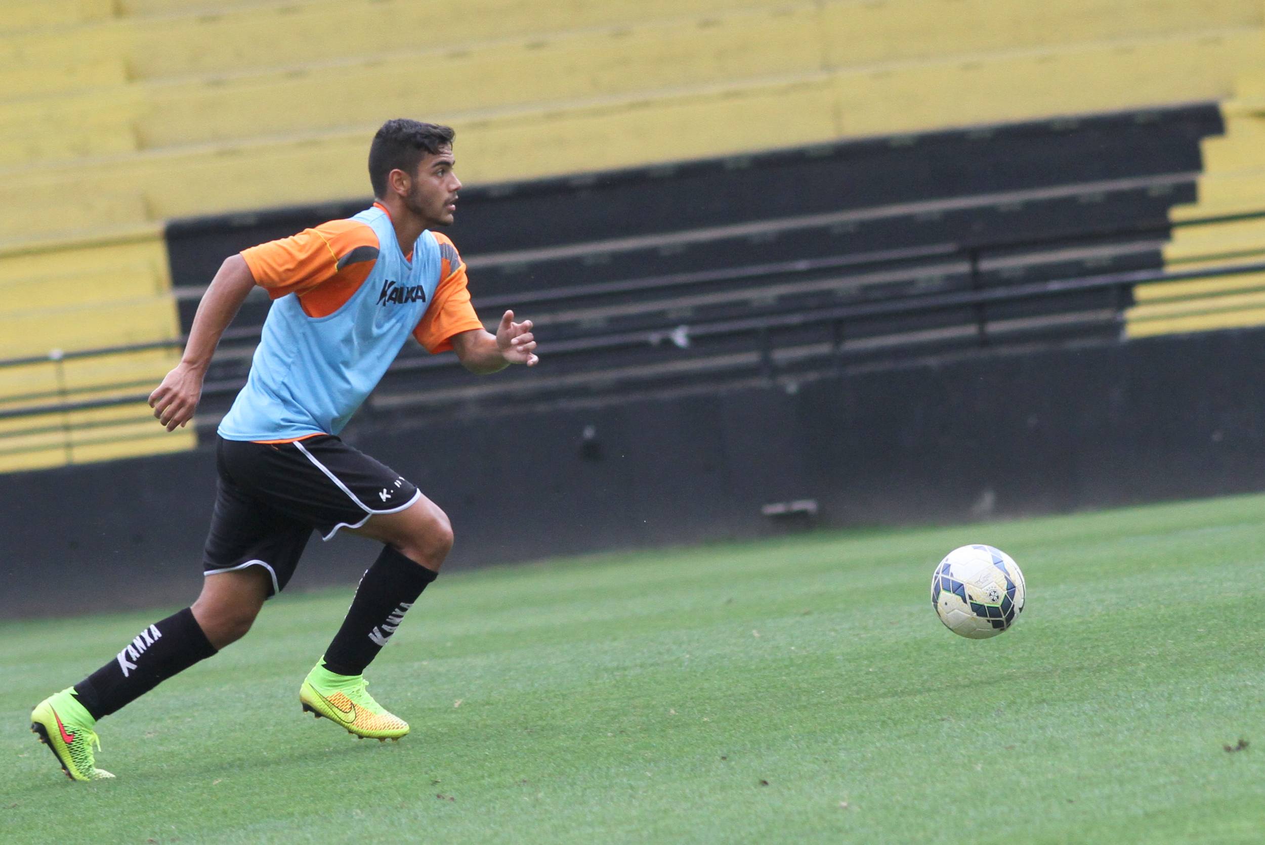 Tigre realiza treino coletivo no Majestoso