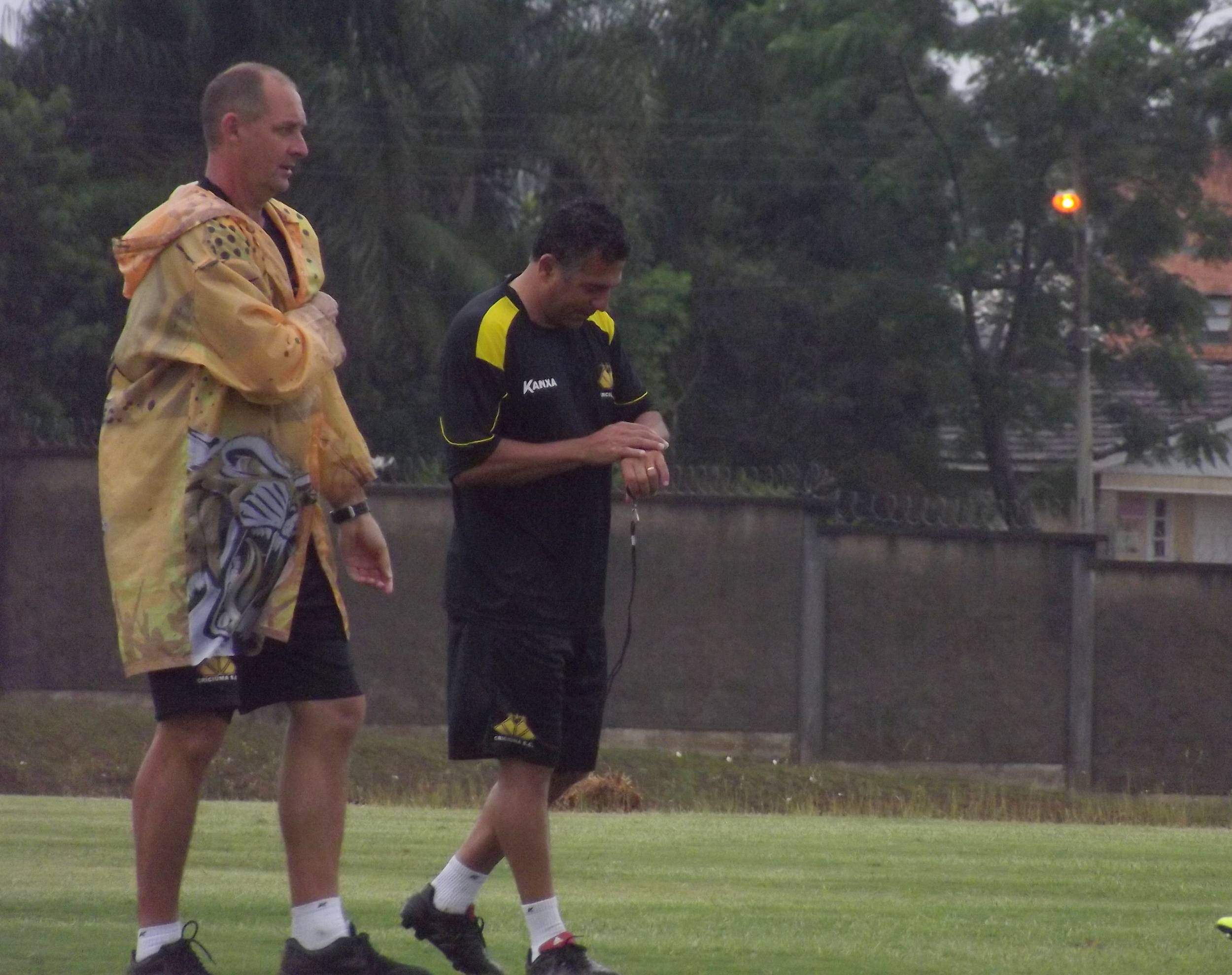 Tigre faz coletivo no CT