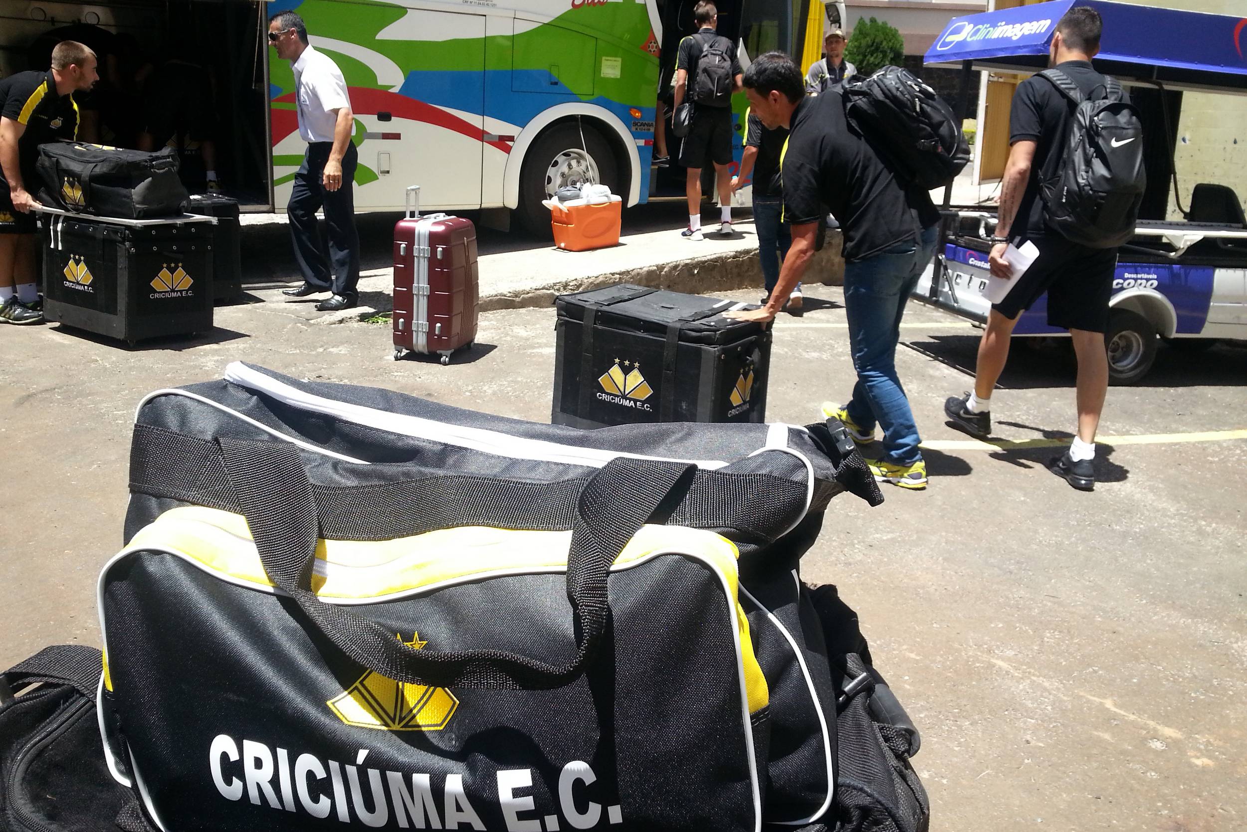 Delegação do Tigre embarca a São Paulo