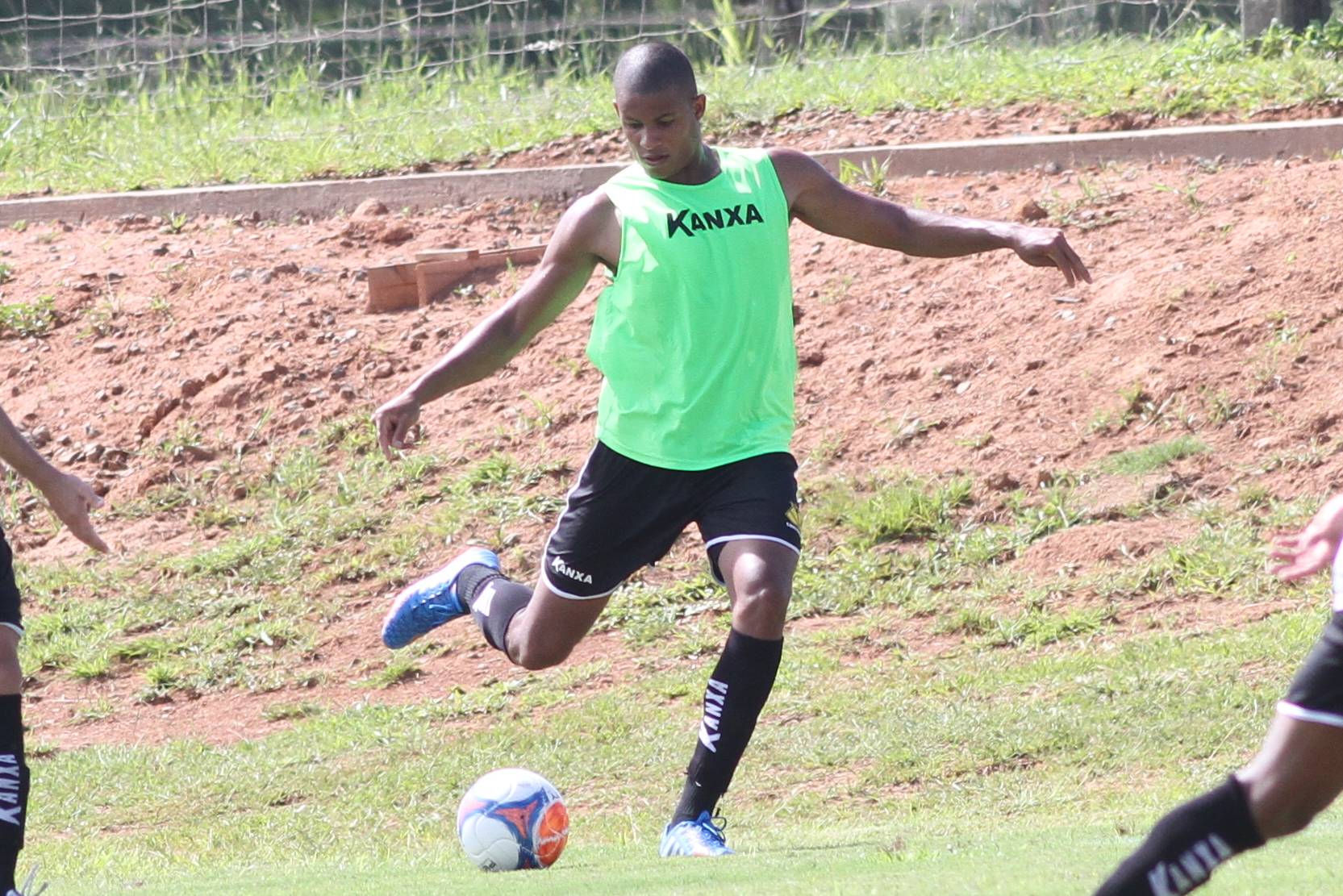 No CT, atletas do Tigre treinam parte técnica