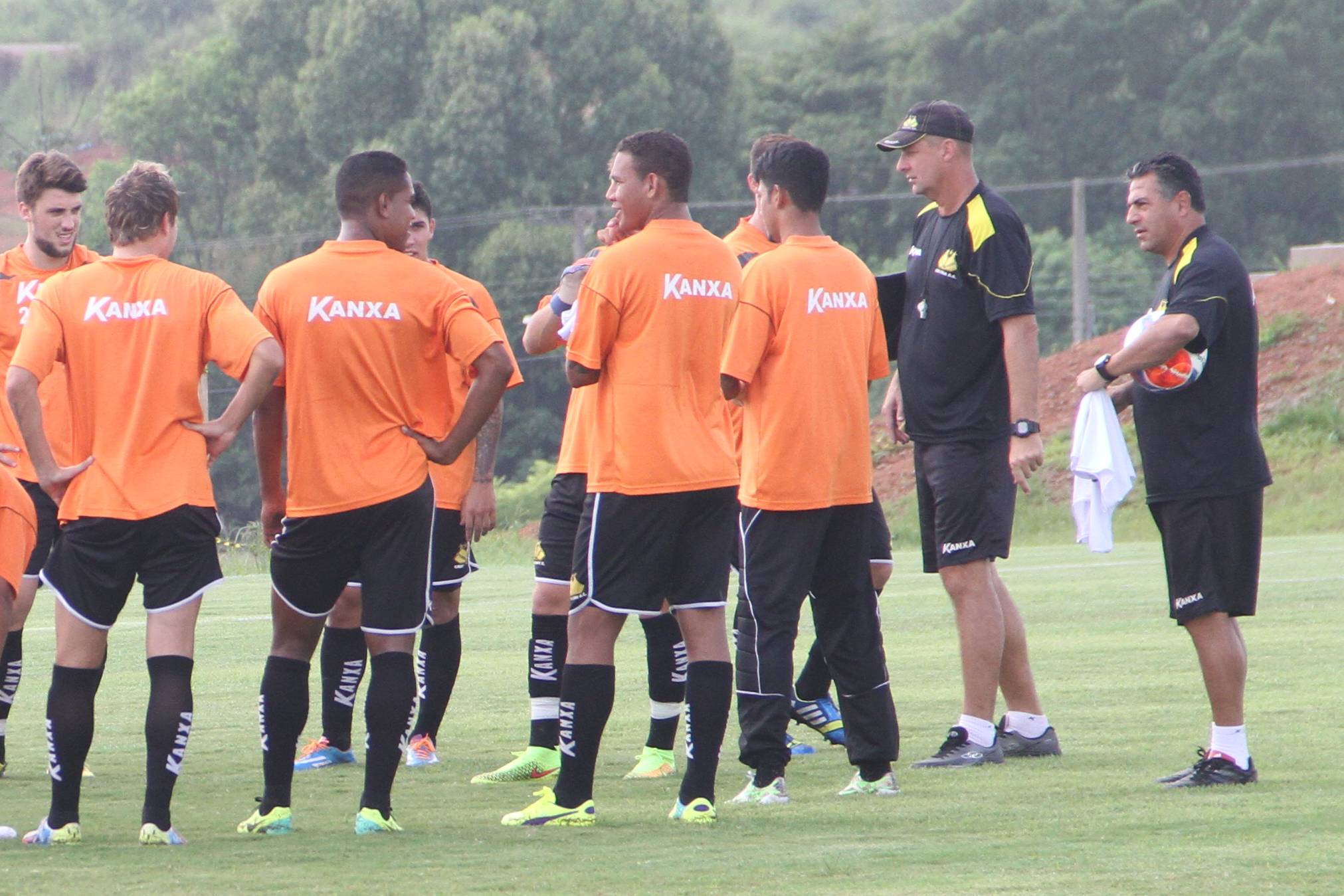 Criciúma encara clássico em Florianópolis