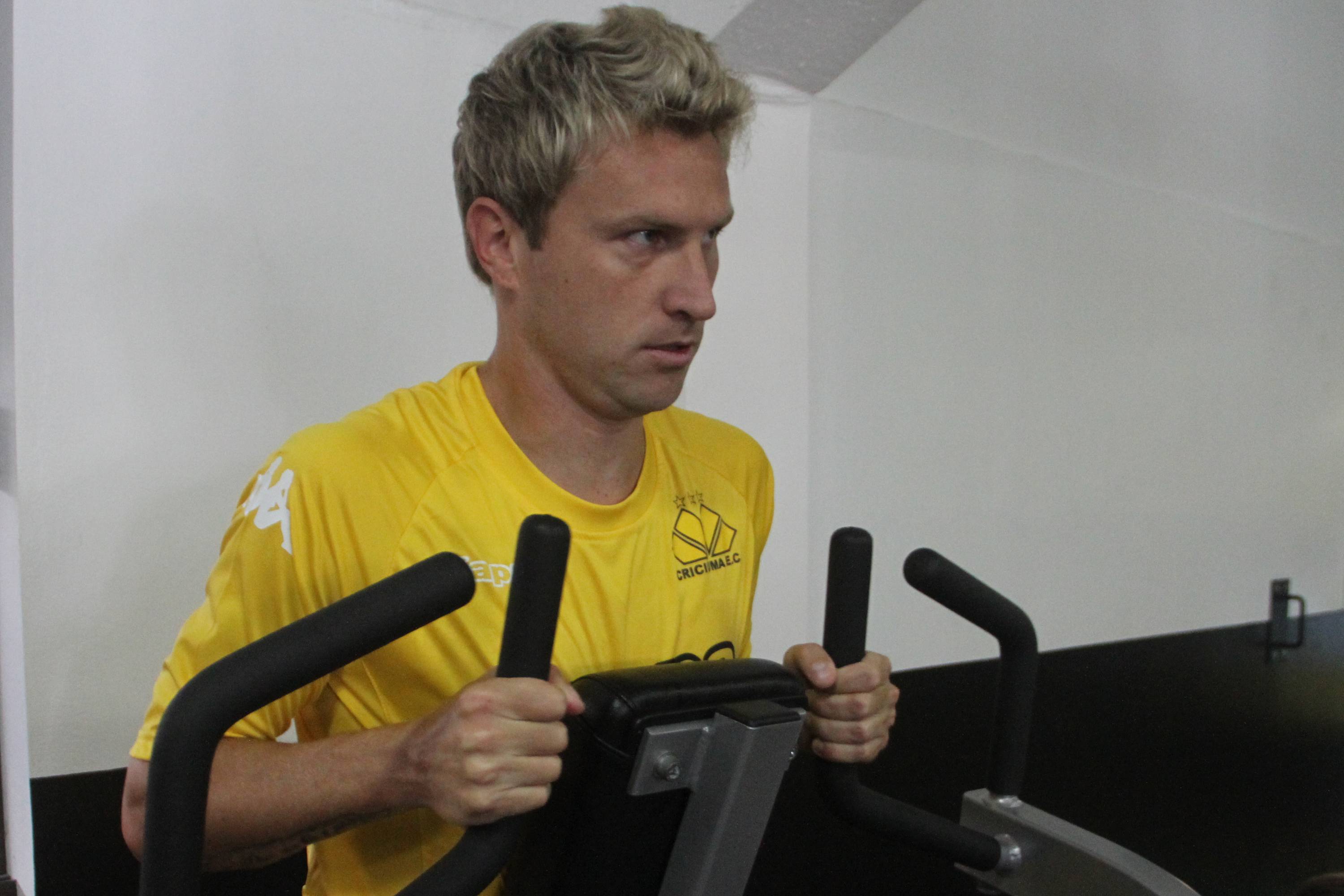 Tigre promove trabalho técnico e de força