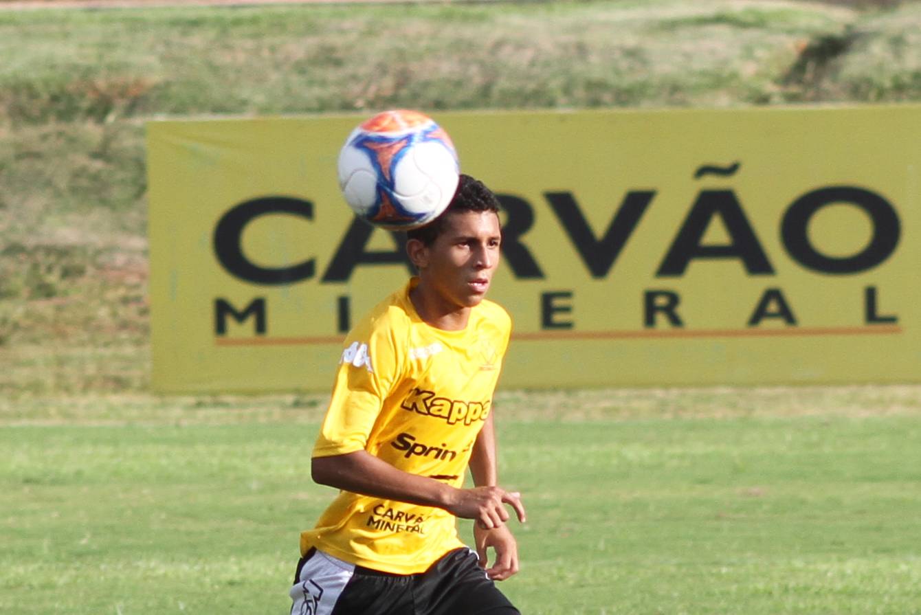 Tigre treina chutes a gol e parte tática