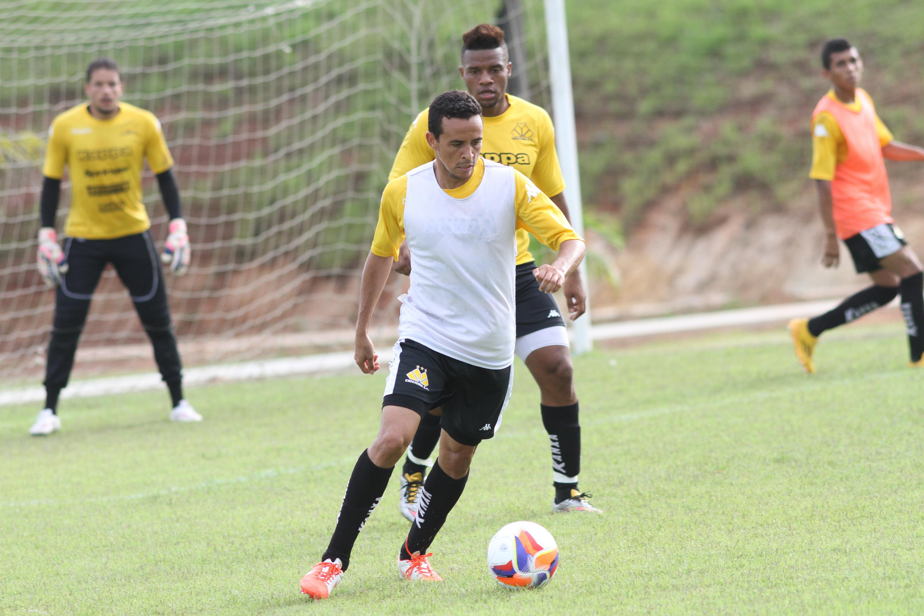 Grupo do Tigre faz treino técnico no CT