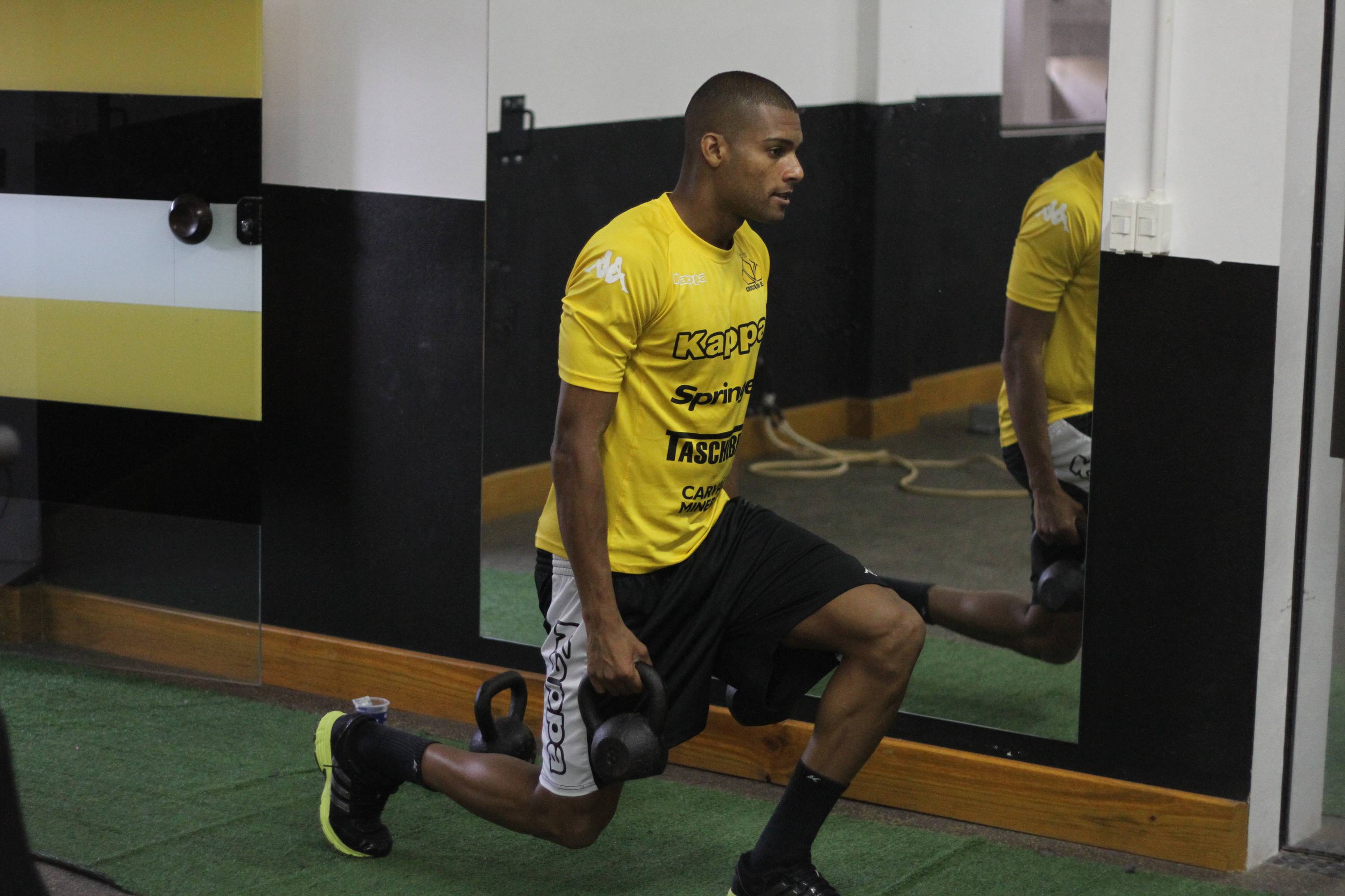 Criciúma realiza treinos específicos