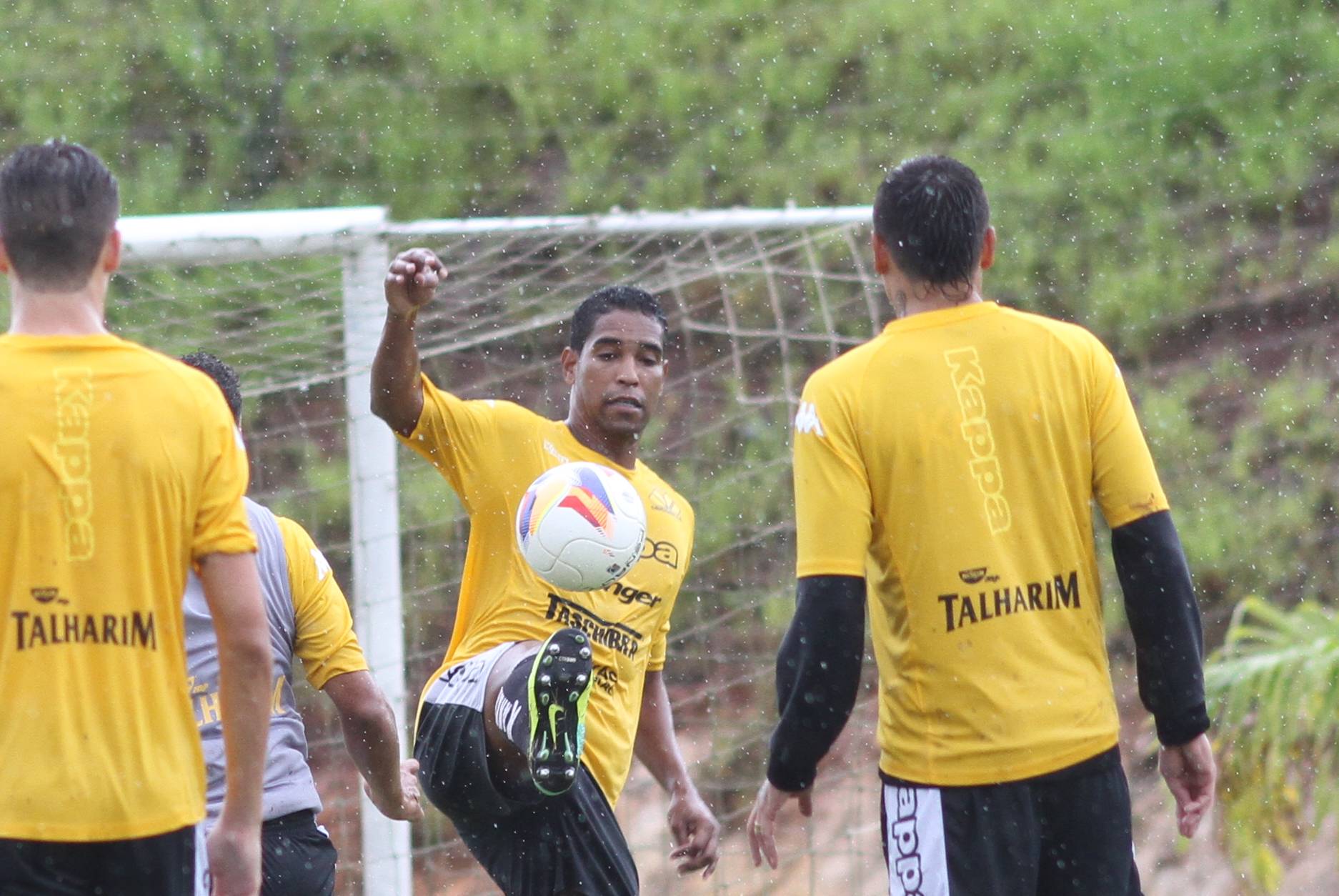 Em Blumenau, Tigre enfrenta o Metropolitano