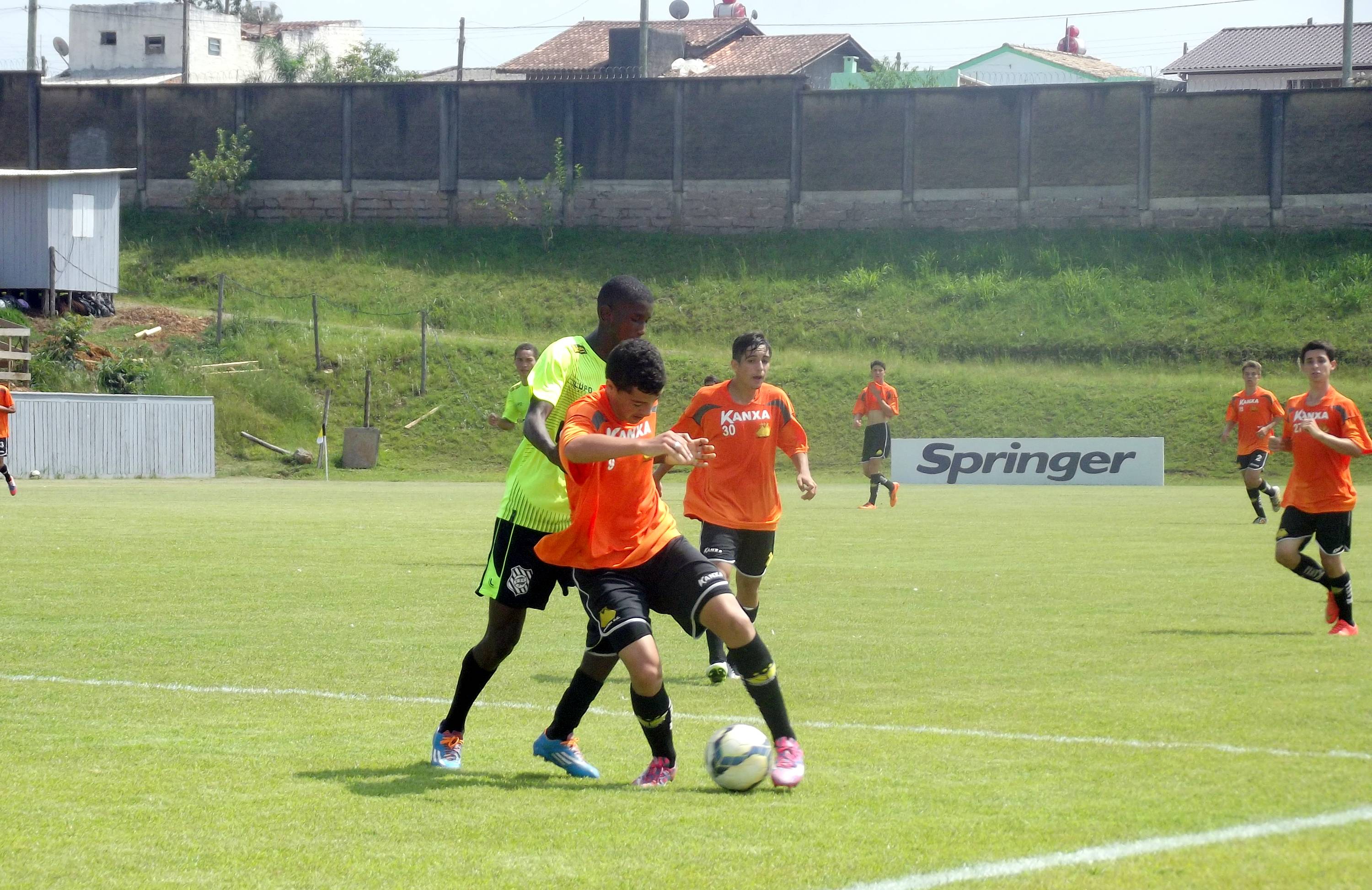 Sub-17 do Tigre perde jogo treino