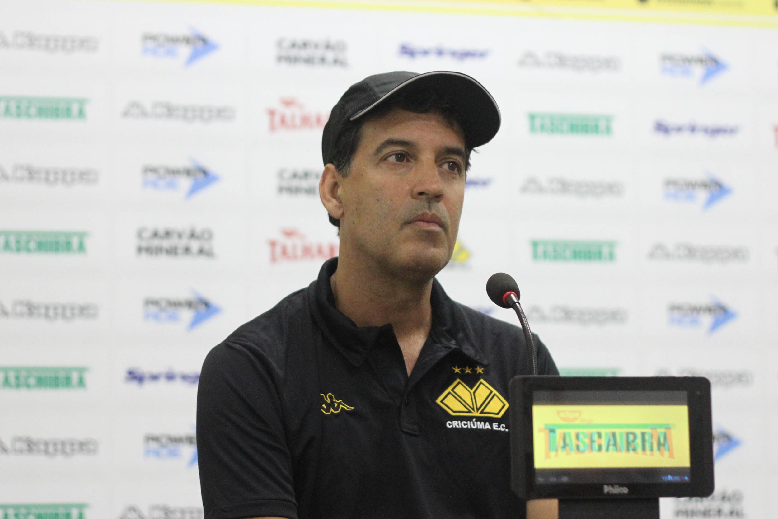 Entrevista coletiva com o técnico Moacir Júnior e com o auxiliar Altair Coimbra 15/04