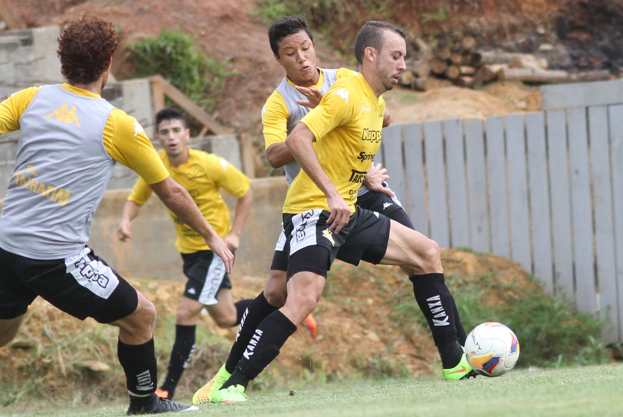 Criciúma trabalha parte tática no CT