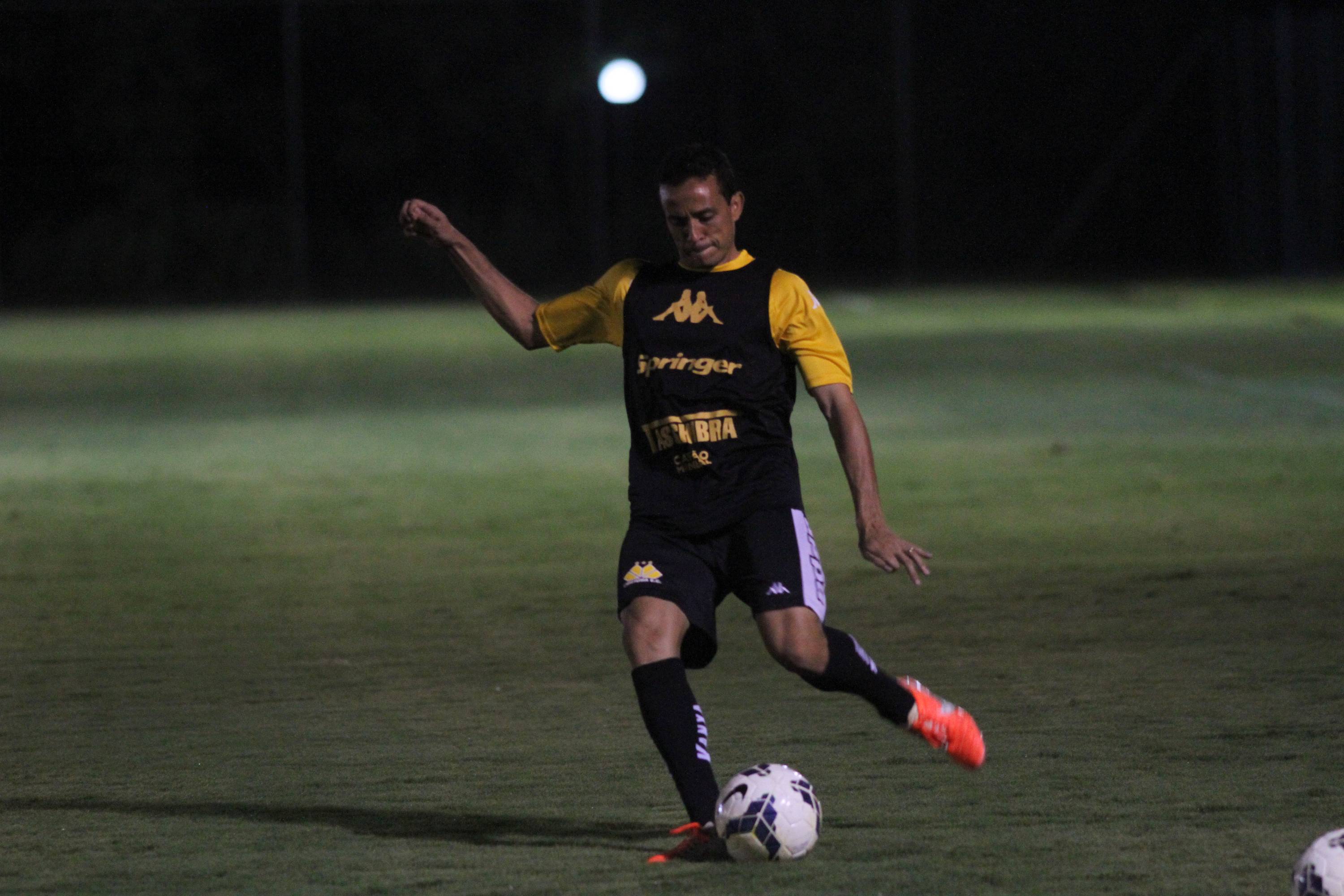 Criciúma encara o Bragantino