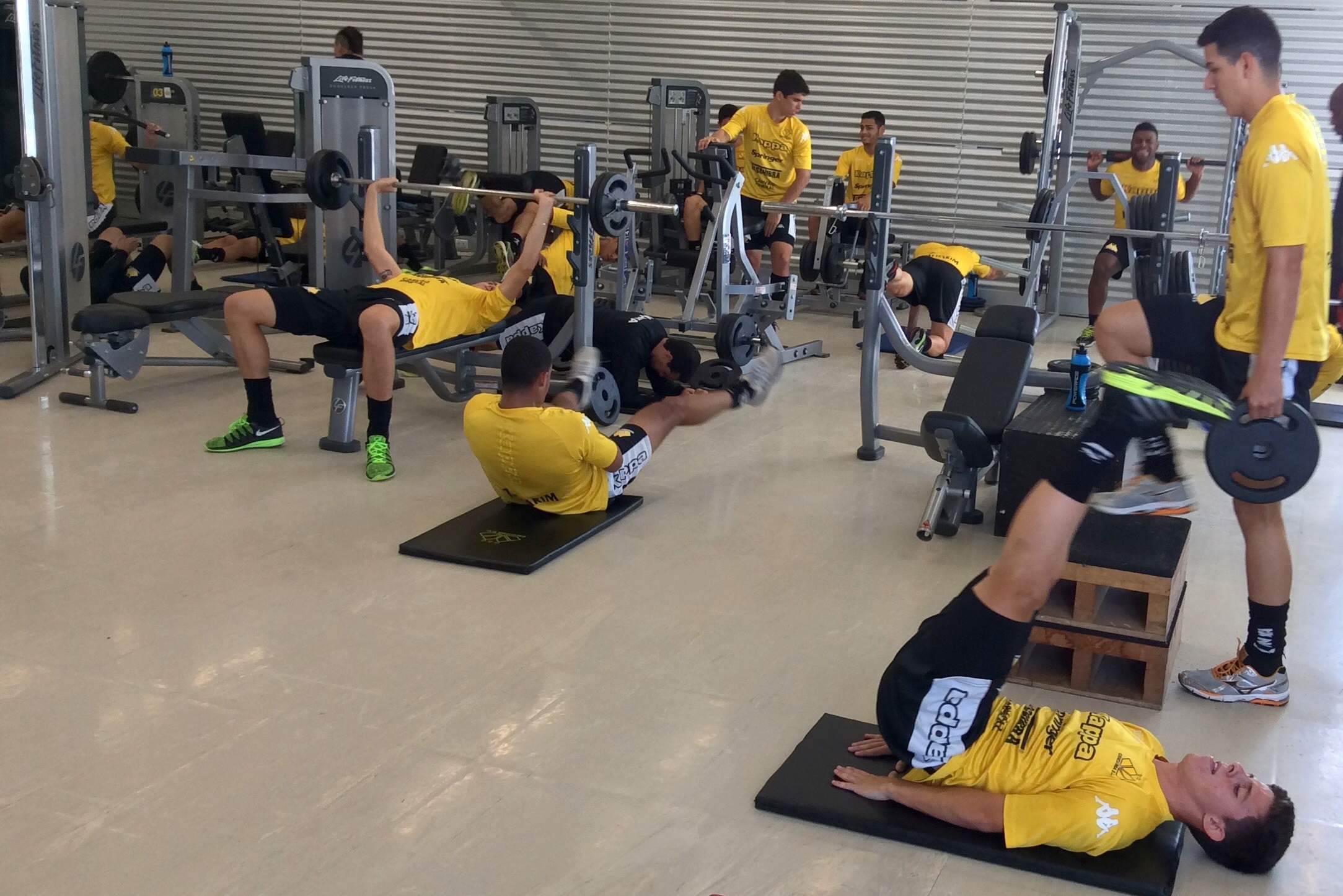 Criciúma realiza treino de força no CT