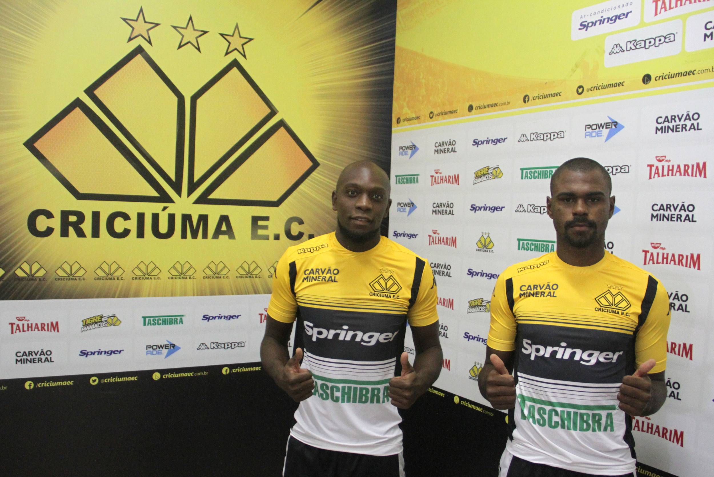 Tigre apresenta dupla de zagueiros