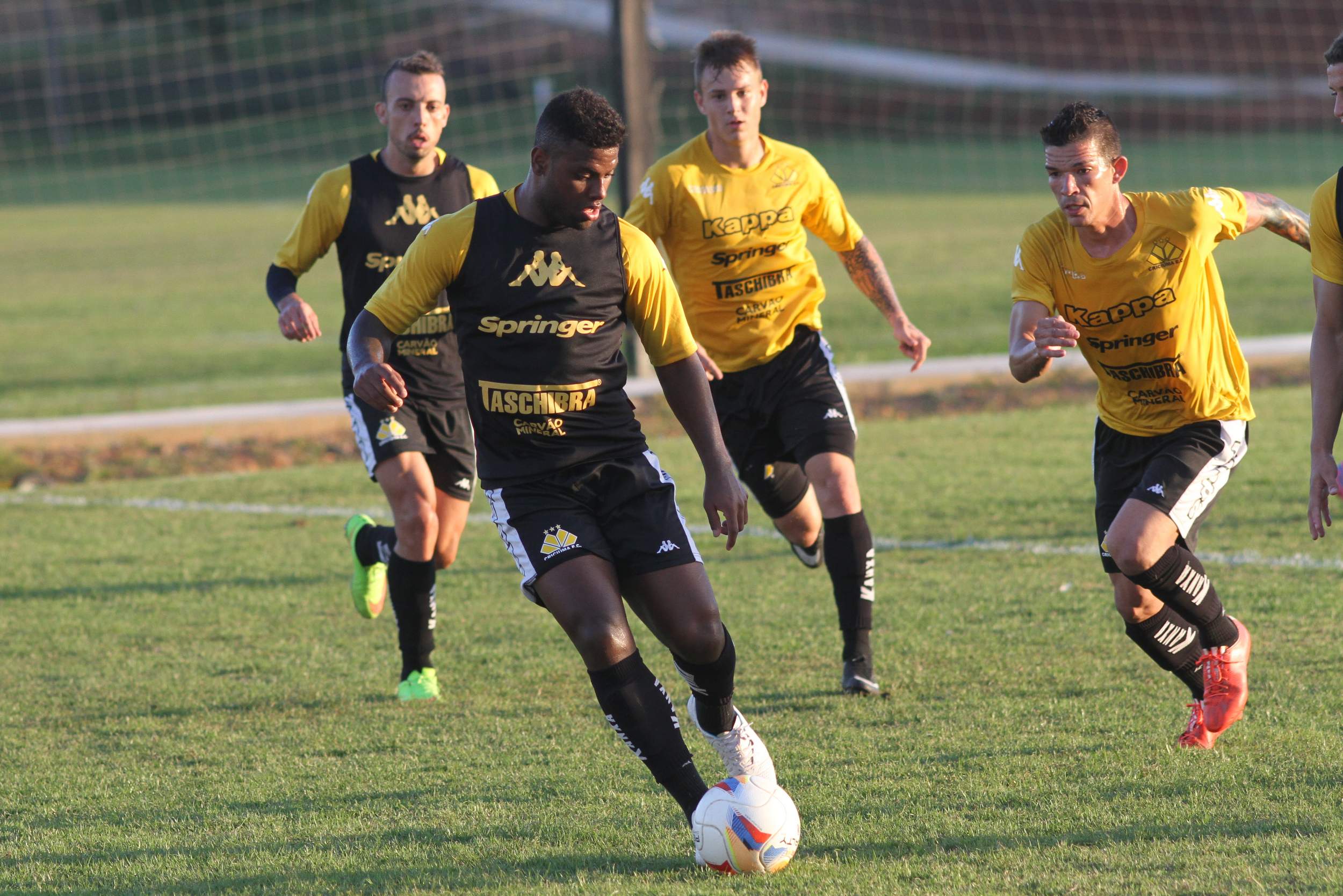 No CT, Tigre trabalha forte a parte física