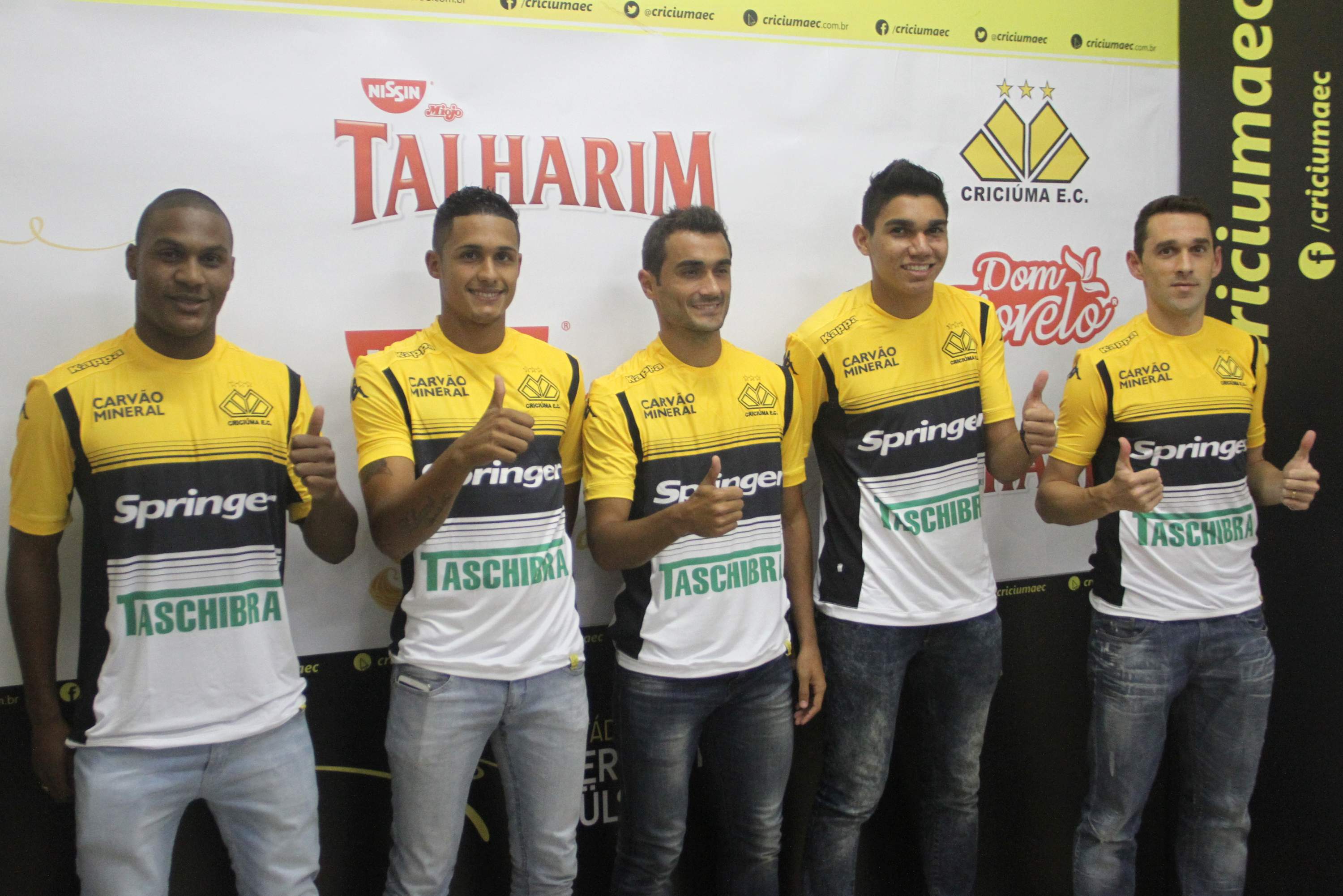 Tigre apresenta cinco reforços