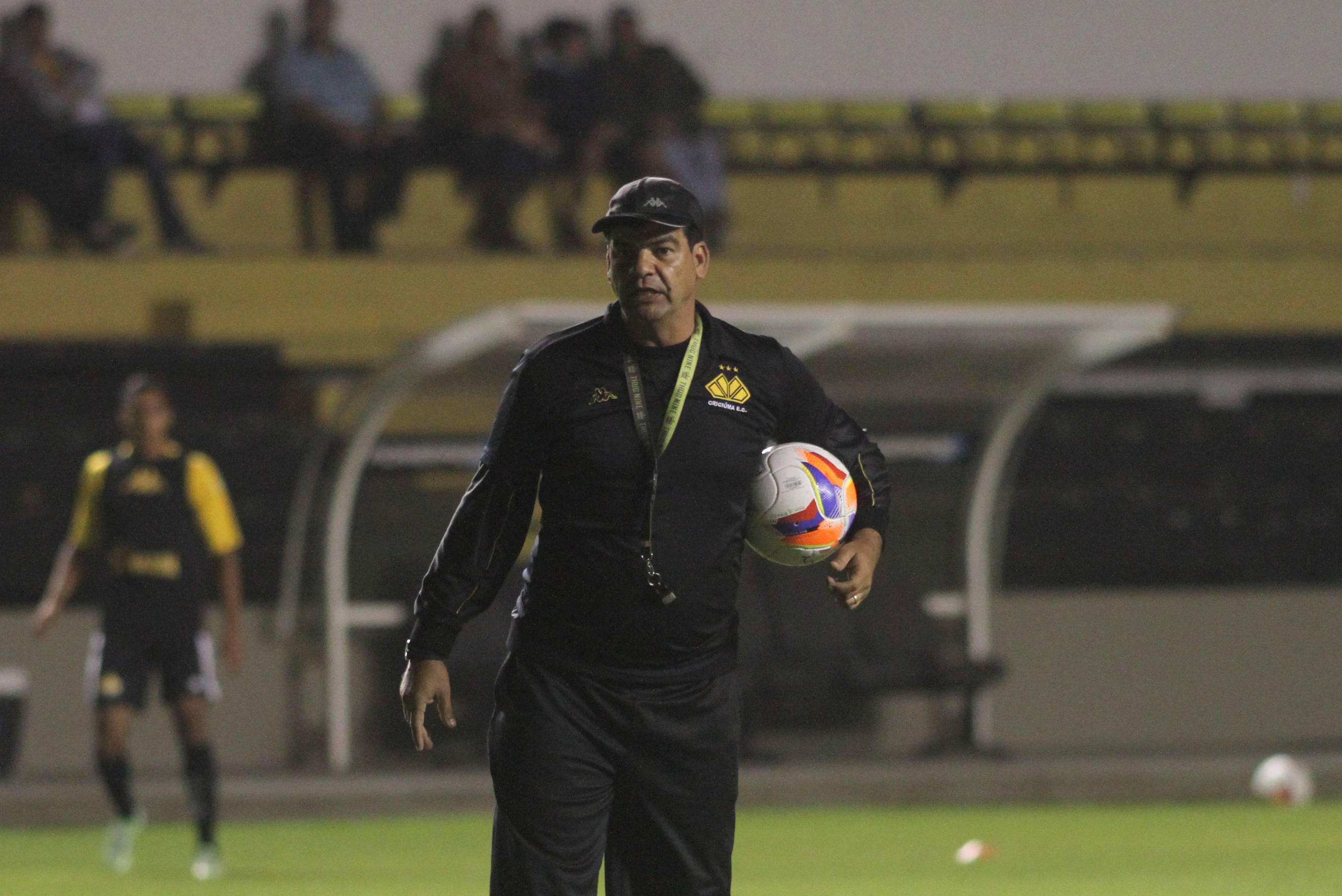 Tigre faz treino noturno no Majestoso