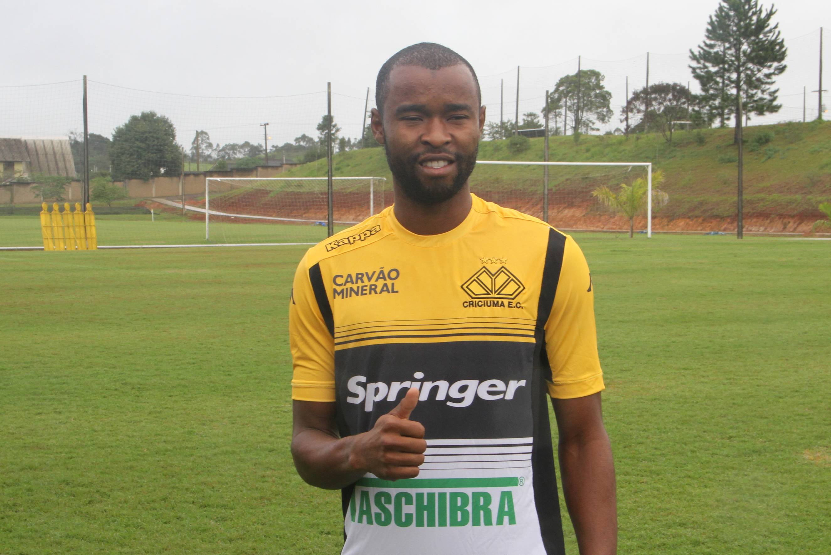 Criciúma apresenta volante e atacante