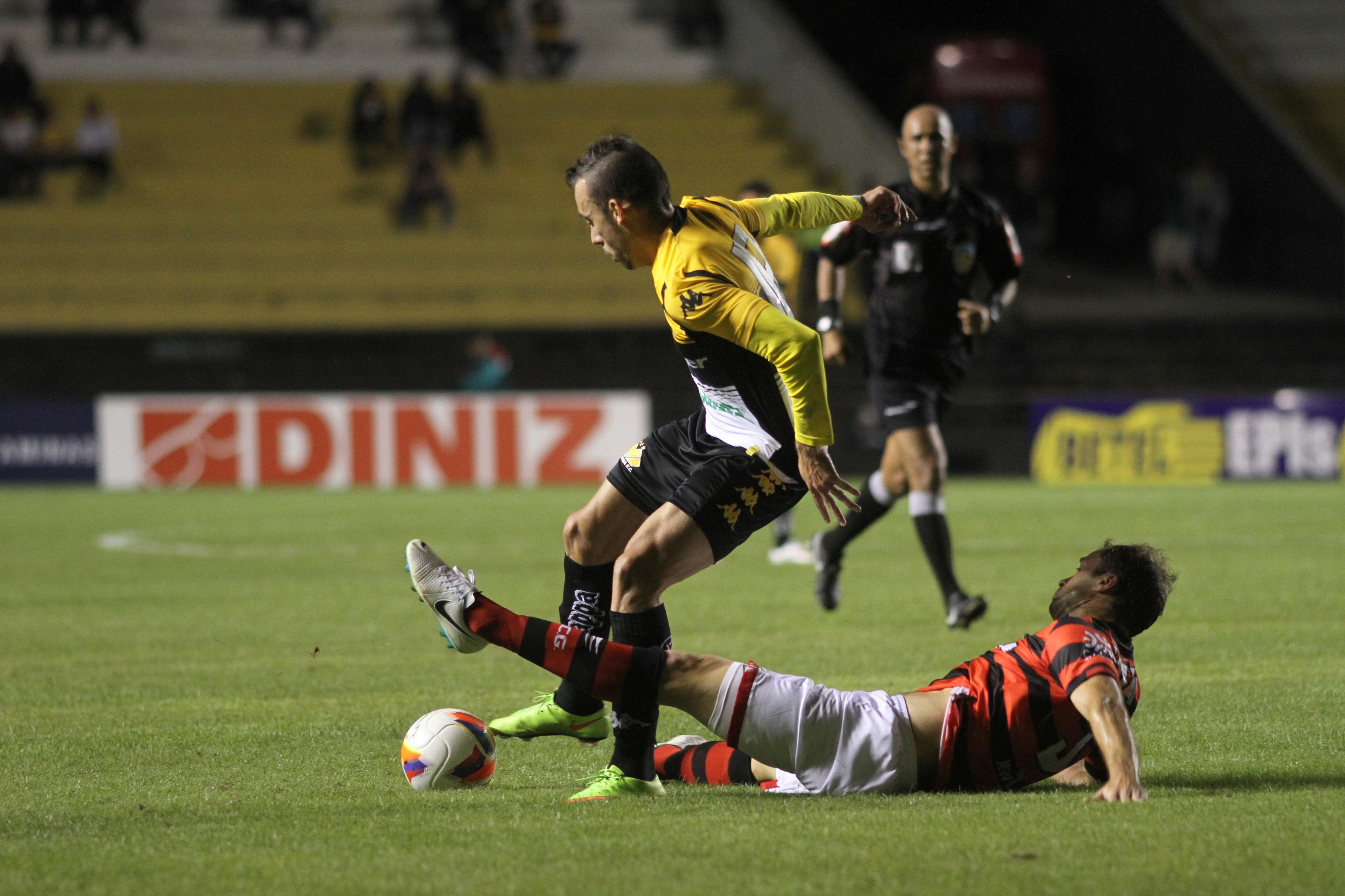 Tigre vence o Atlético (GO) no Heriberto Hülse